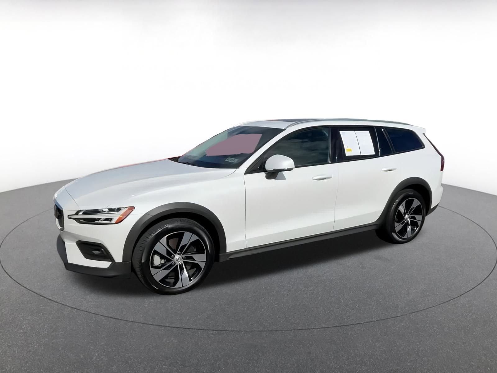 Thumbnail: 2025 Volvo S60 - 7