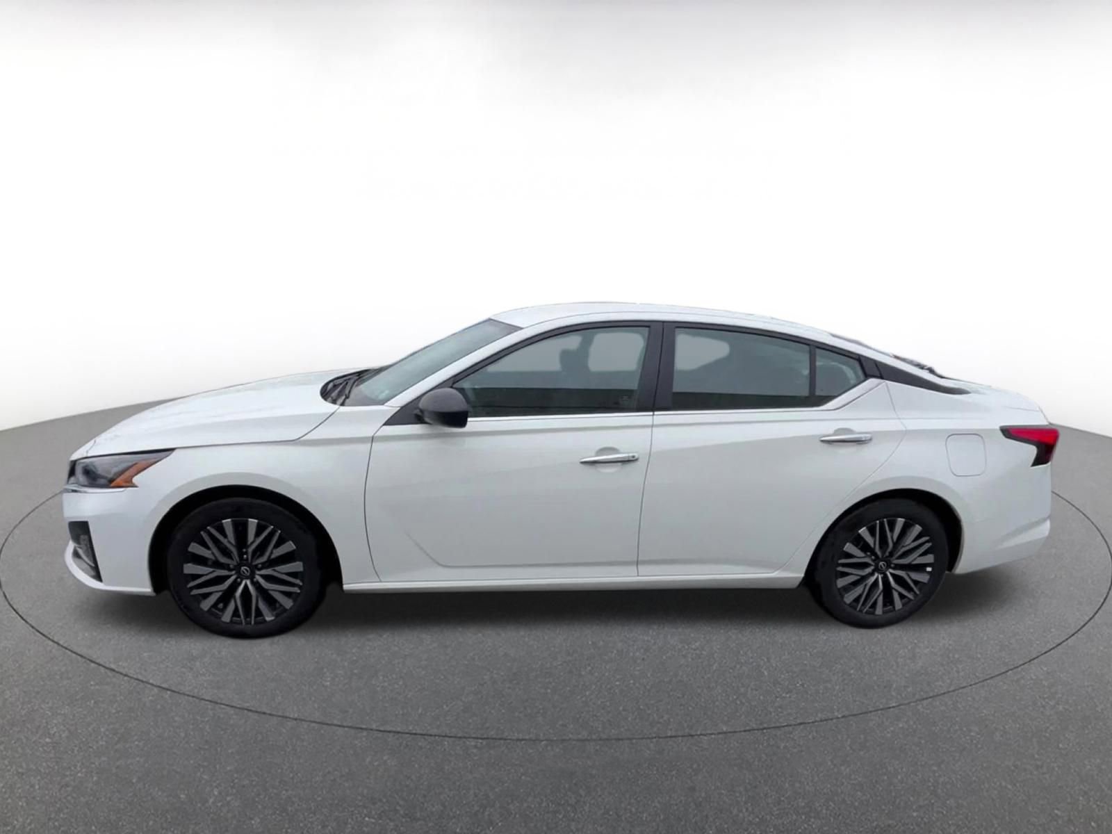 Thumbnail: 2025 Nissan Altima - 10