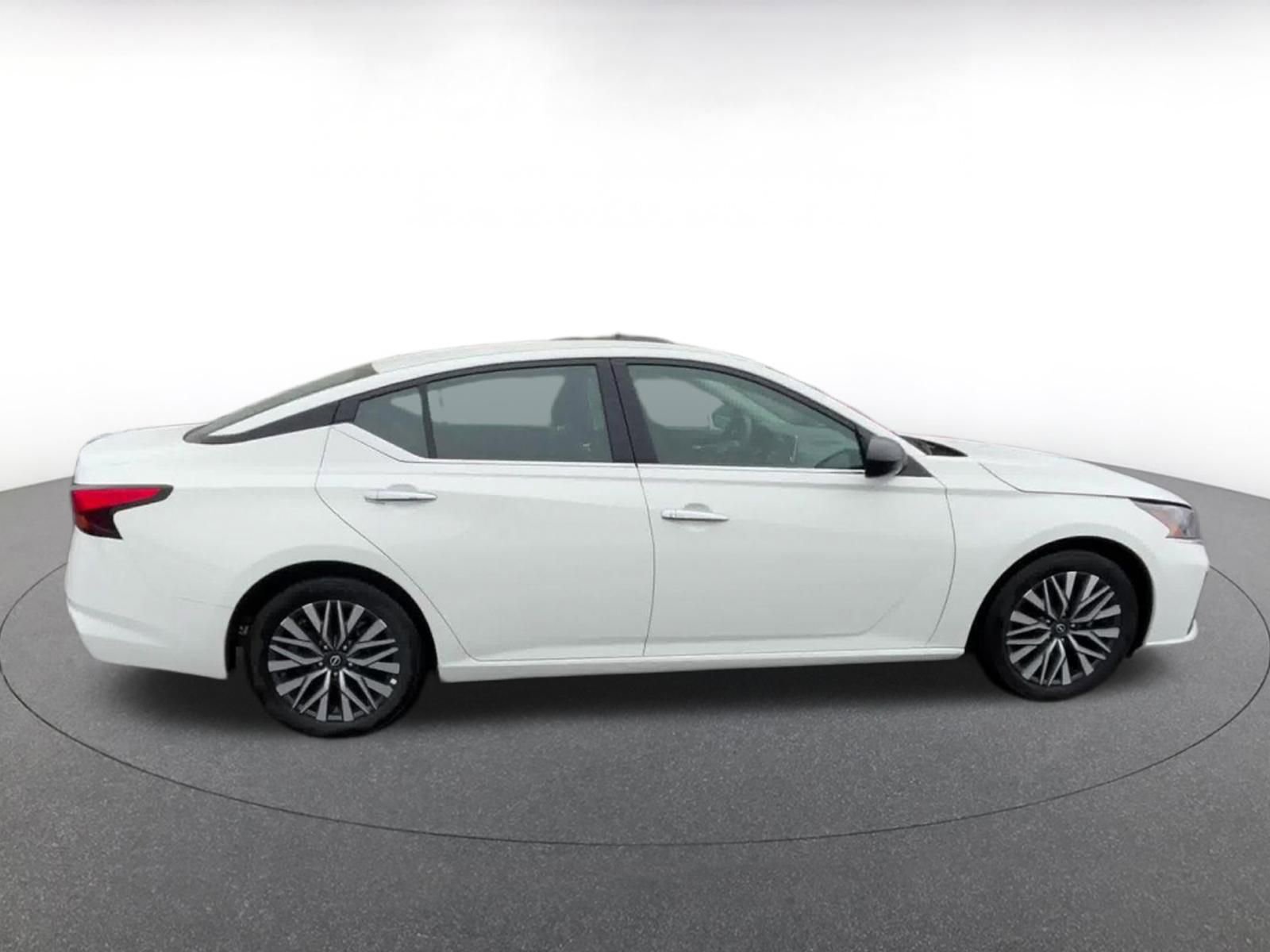 Thumbnail: 2025 Nissan Altima - 16