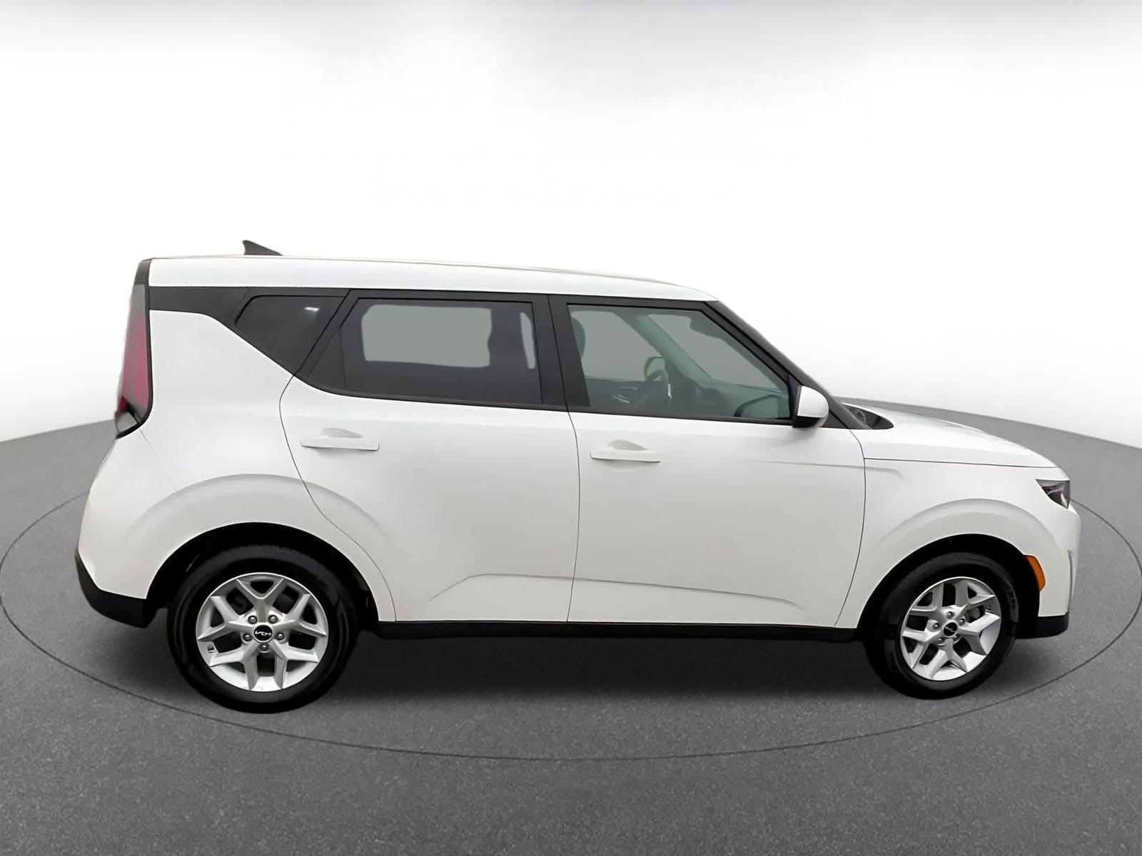 Thumbnail: 2025 Kia Soul - 16