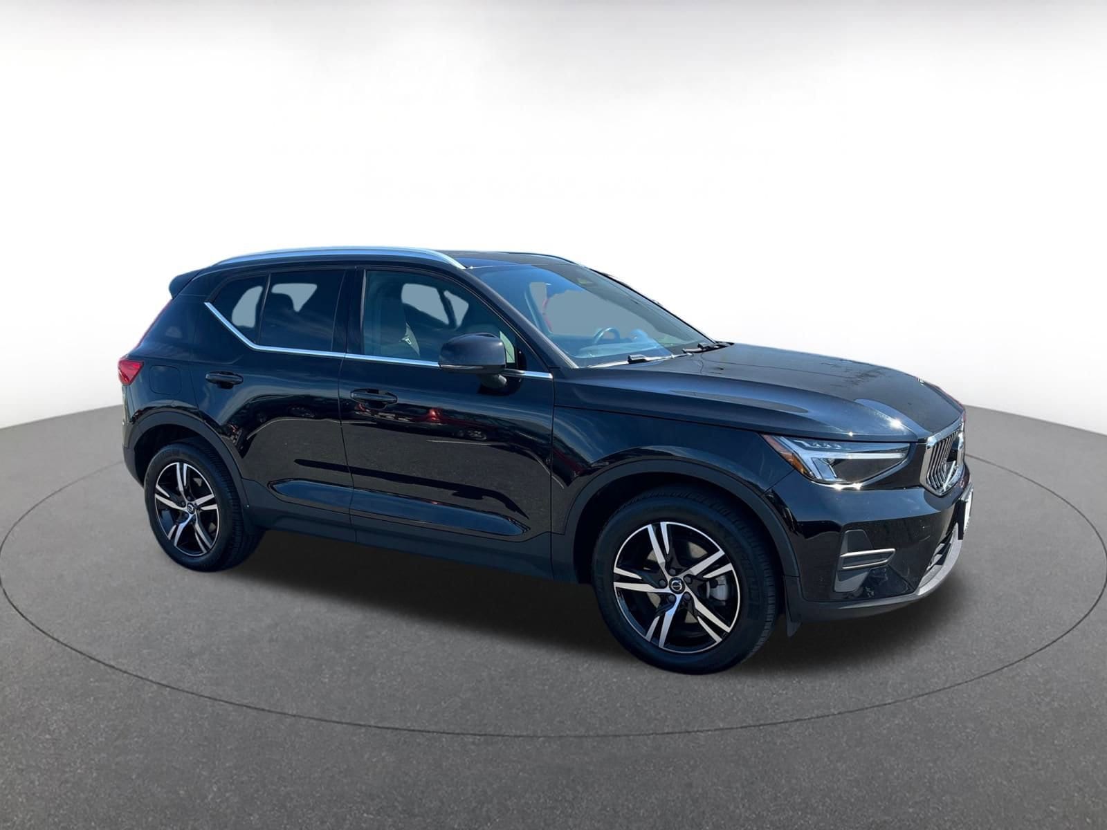 2024 Volvo XC40 Core
