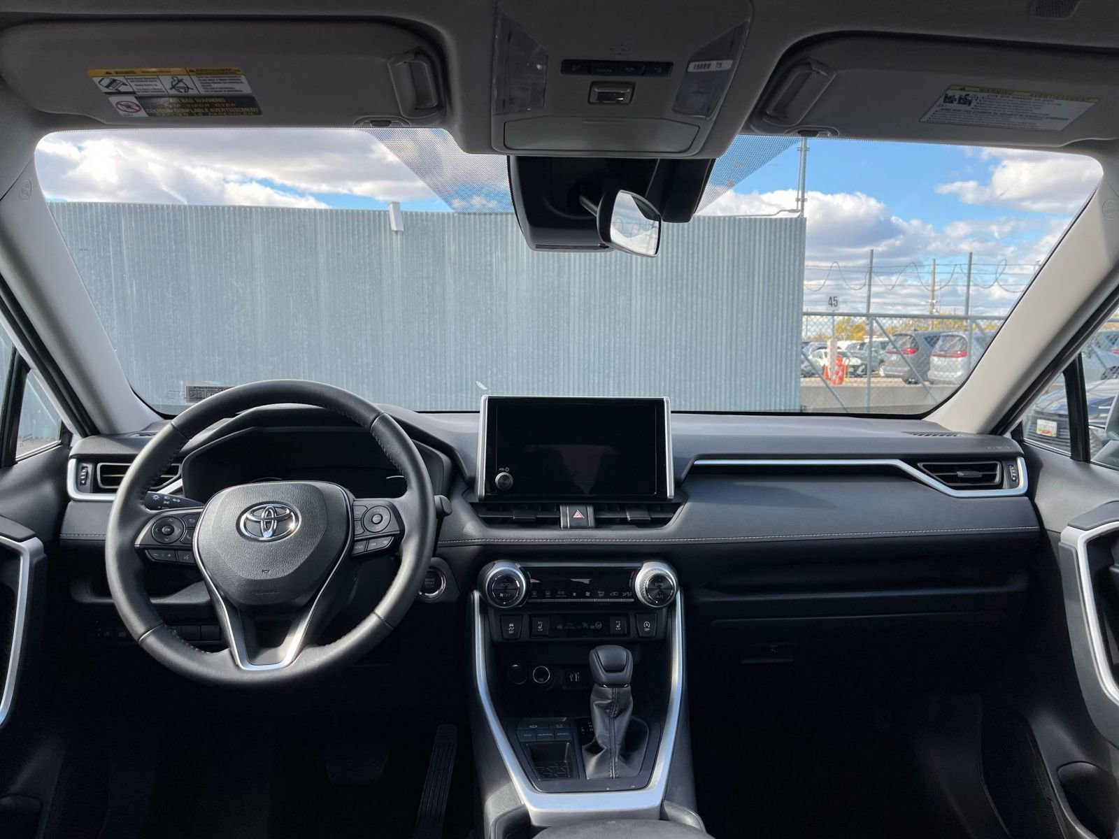 Thumbnail: 2025 Toyota RAV4 - 33