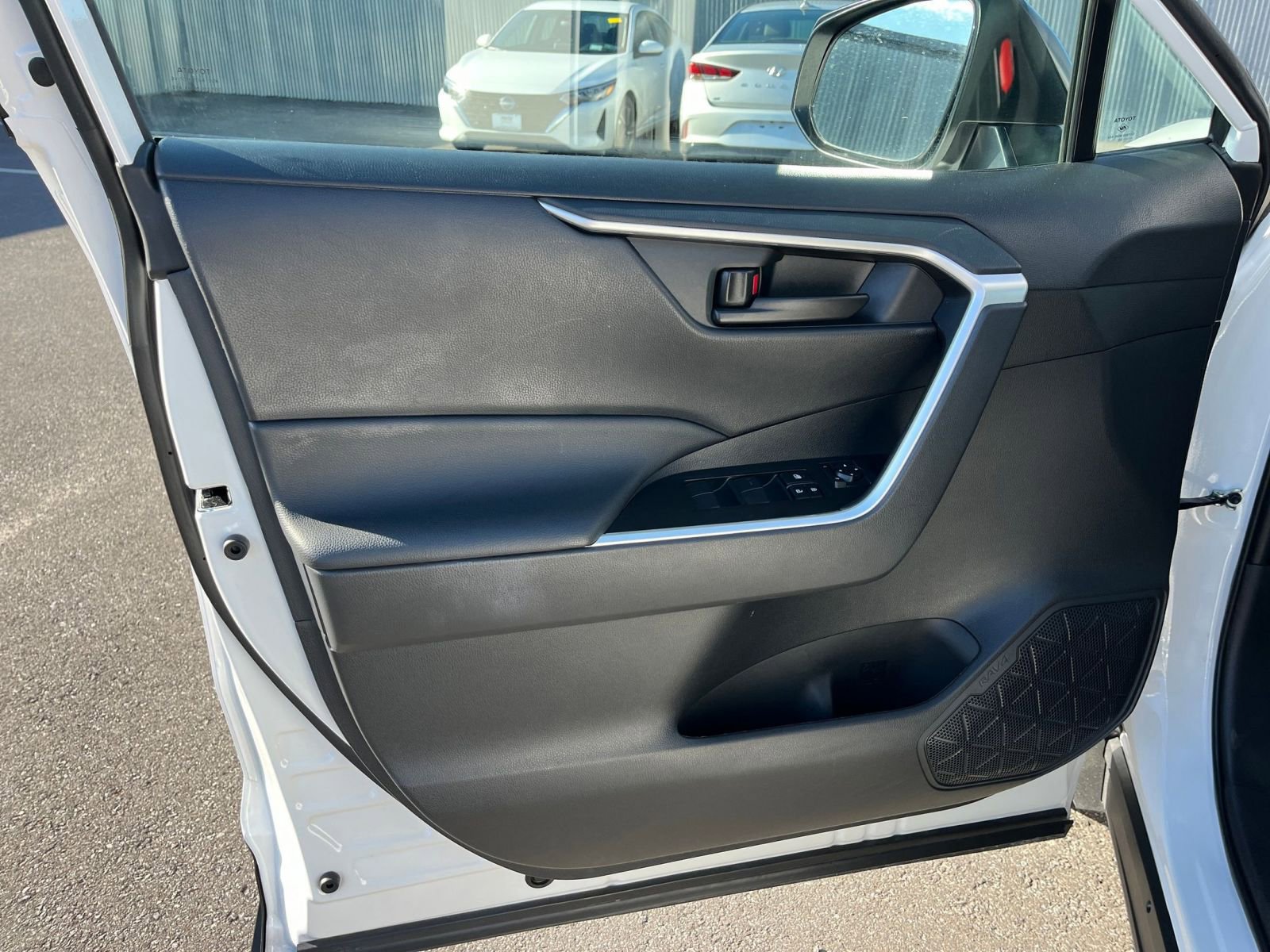 Thumbnail: 2025 Toyota RAV4 - 20