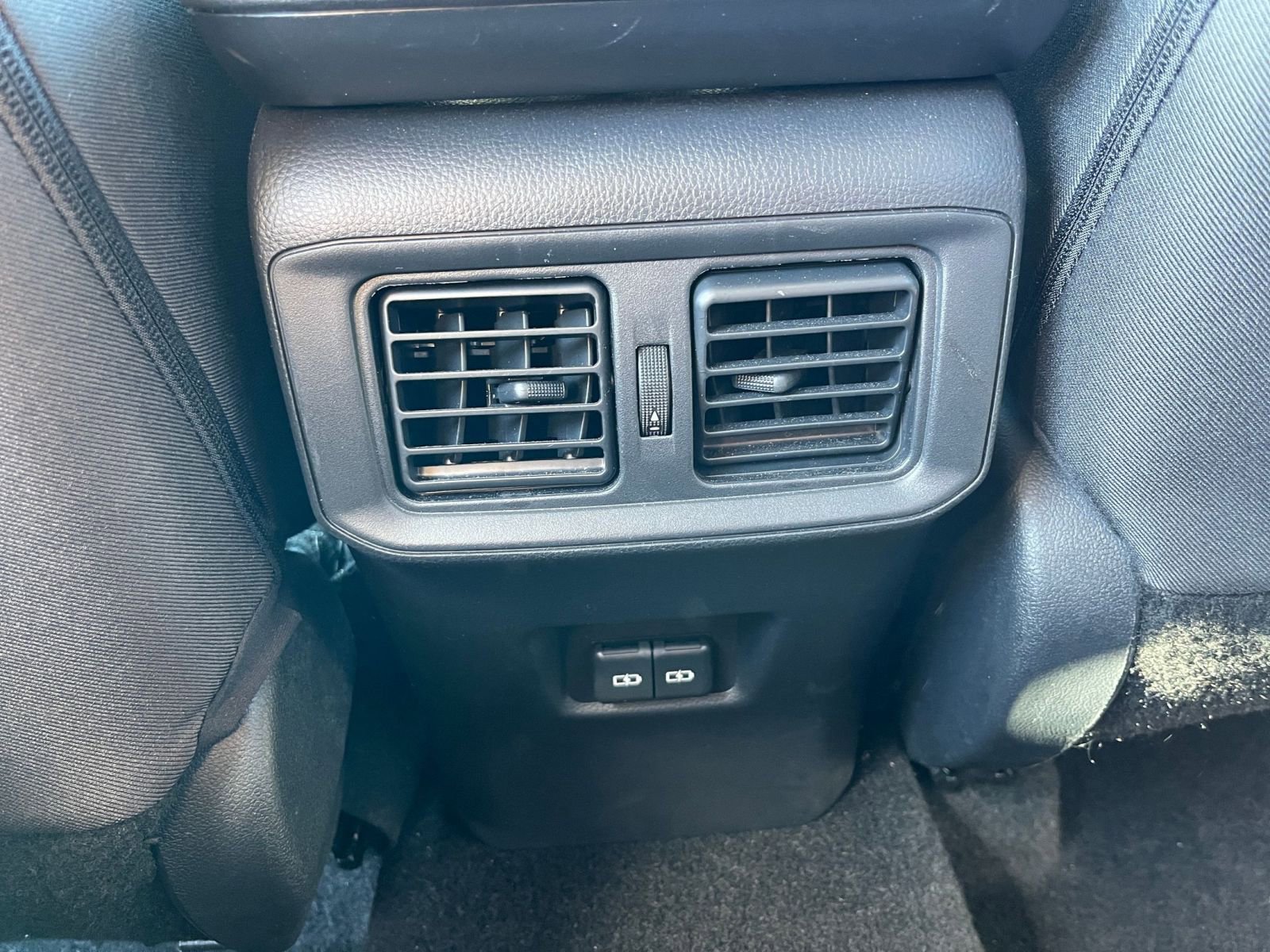 Thumbnail: 2025 Toyota RAV4 - 25