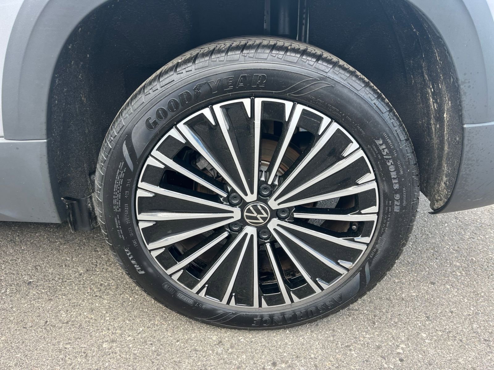 Thumbnail: 2025 Volkswagen Taos - 30