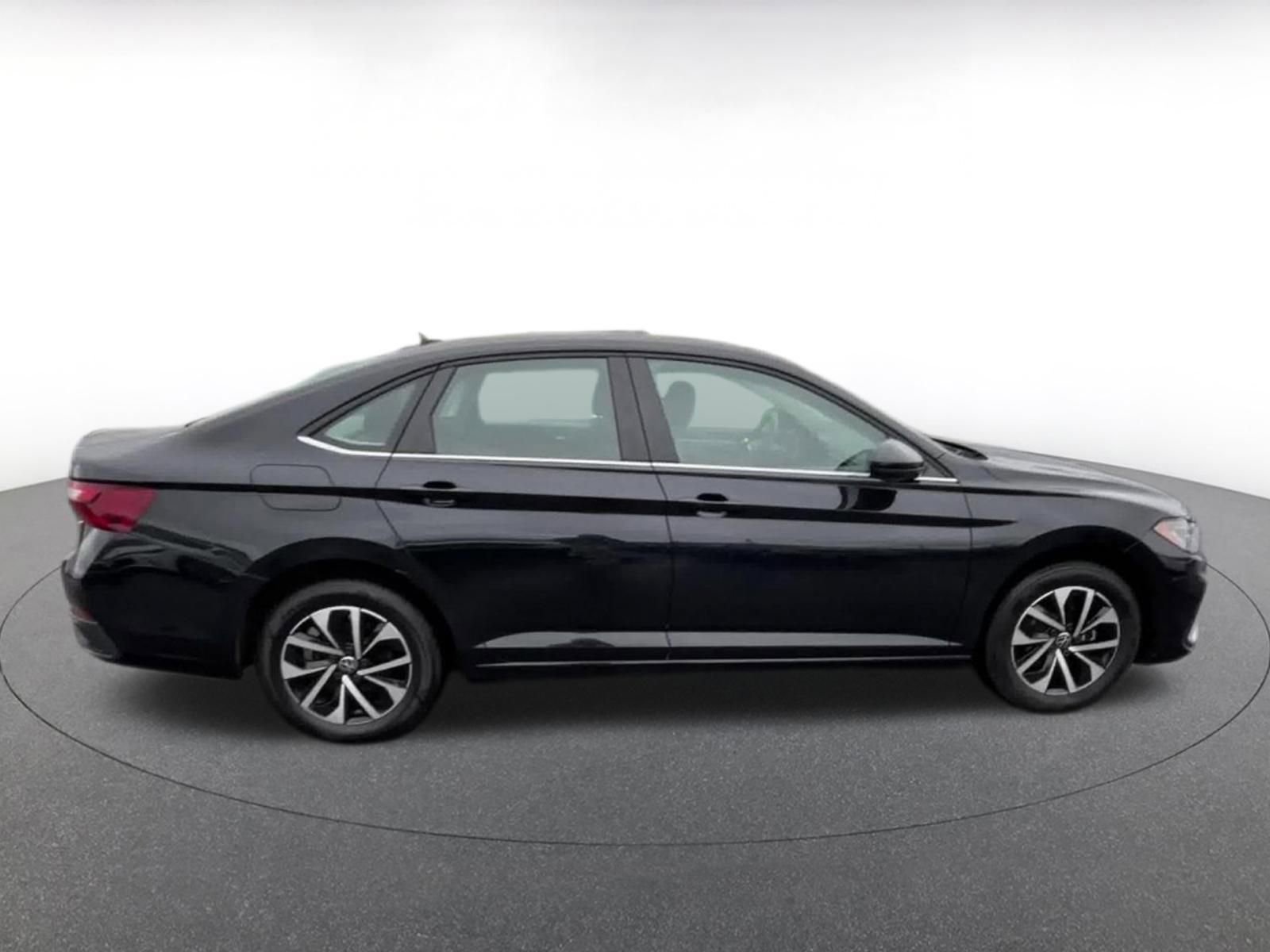 Thumbnail: 2025 Volkswagen Jetta - 16