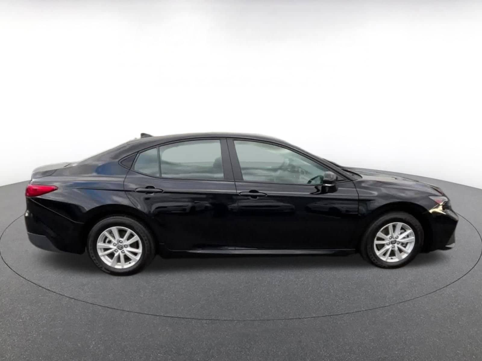 Thumbnail: 2025 Toyota Camry - 16