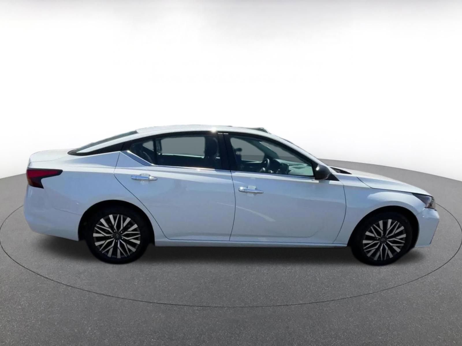Thumbnail: 2025 Nissan Altima - 16