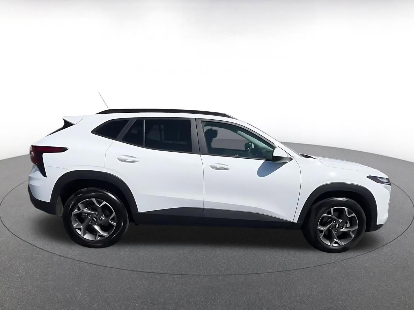 Thumbnail: 2025 Chevrolet Trax - 16