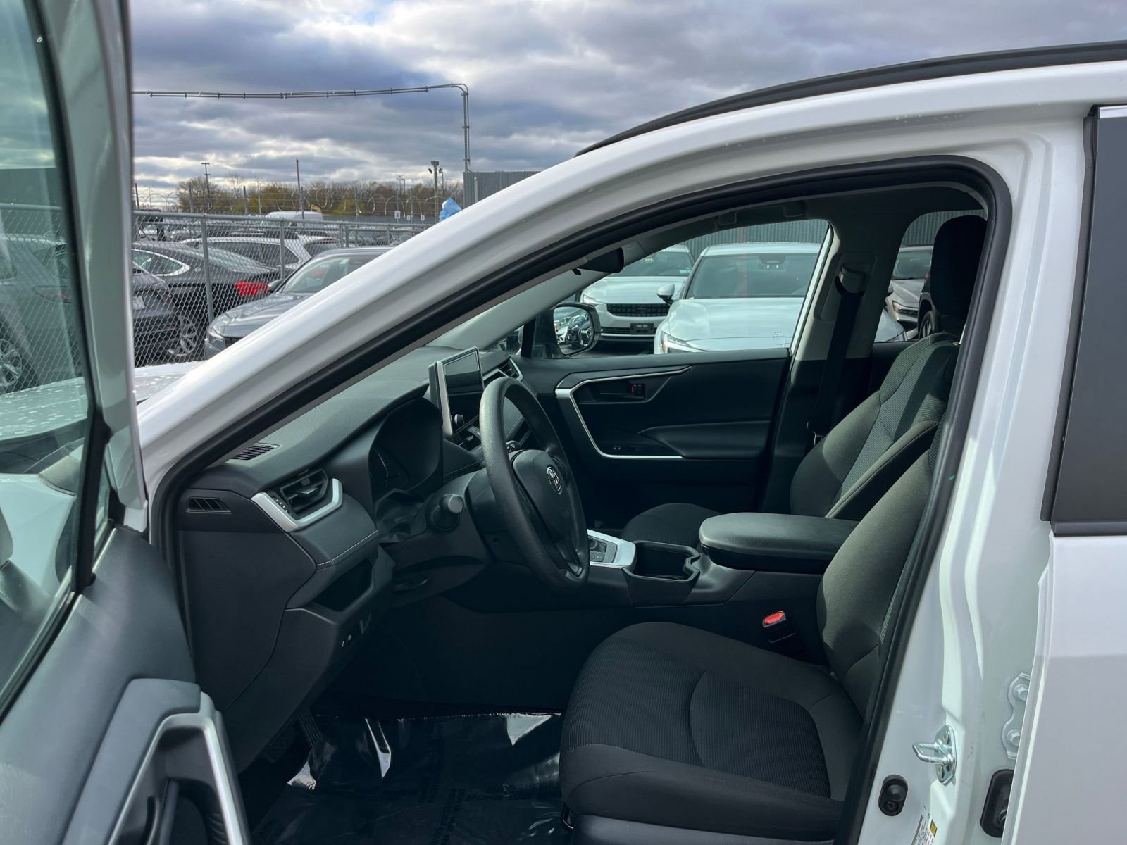 Thumbnail: 2025 Toyota RAV4 - 26