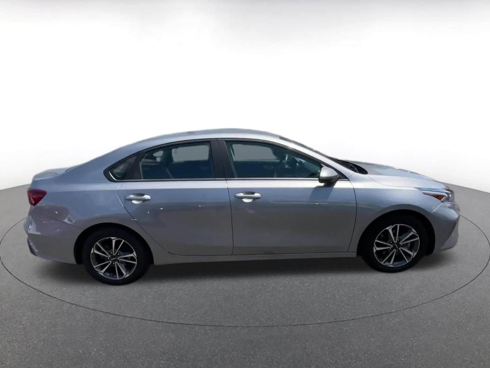 Thumbnail: 2024 Kia Forte - 16