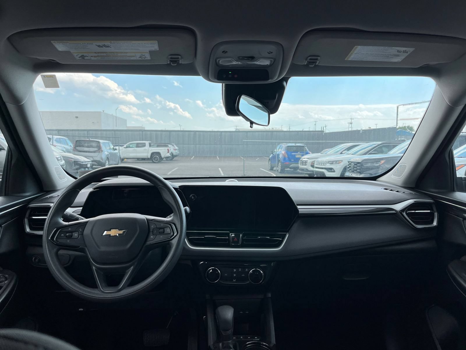 Thumbnail: 2025 Chevrolet TrailBlazer - 32