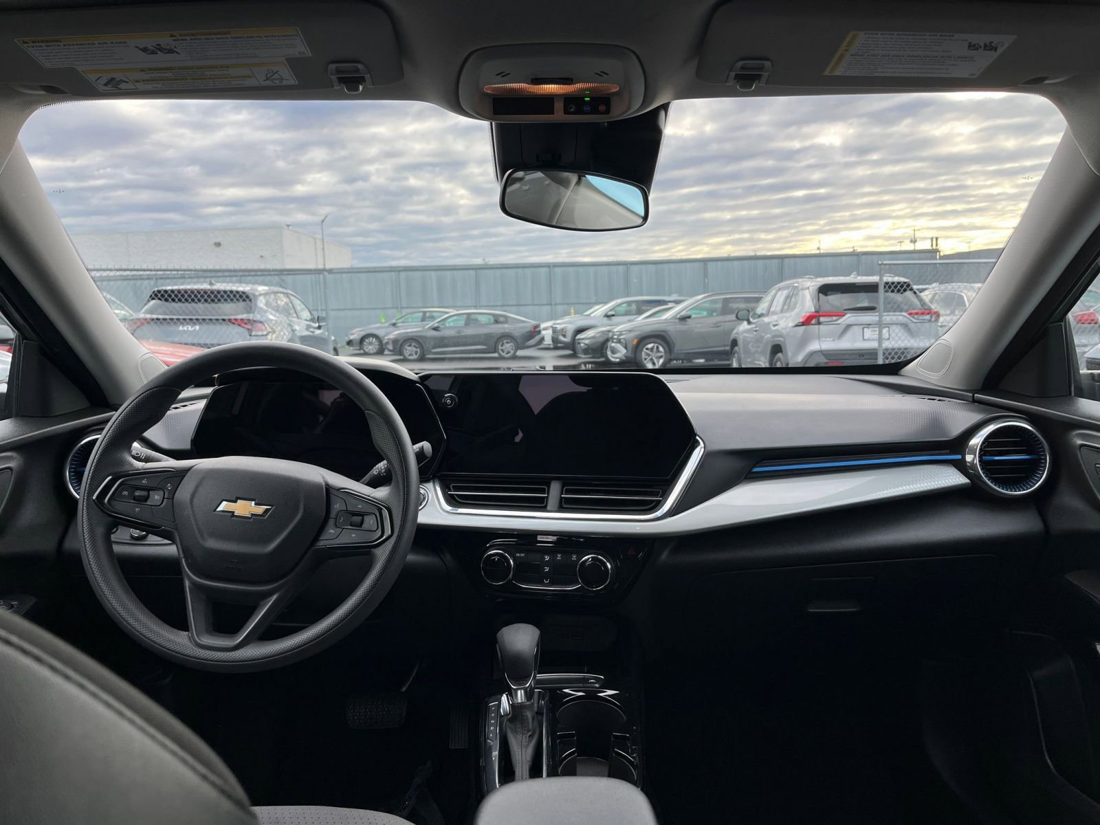 Thumbnail: 2025 Chevrolet Trax - 32