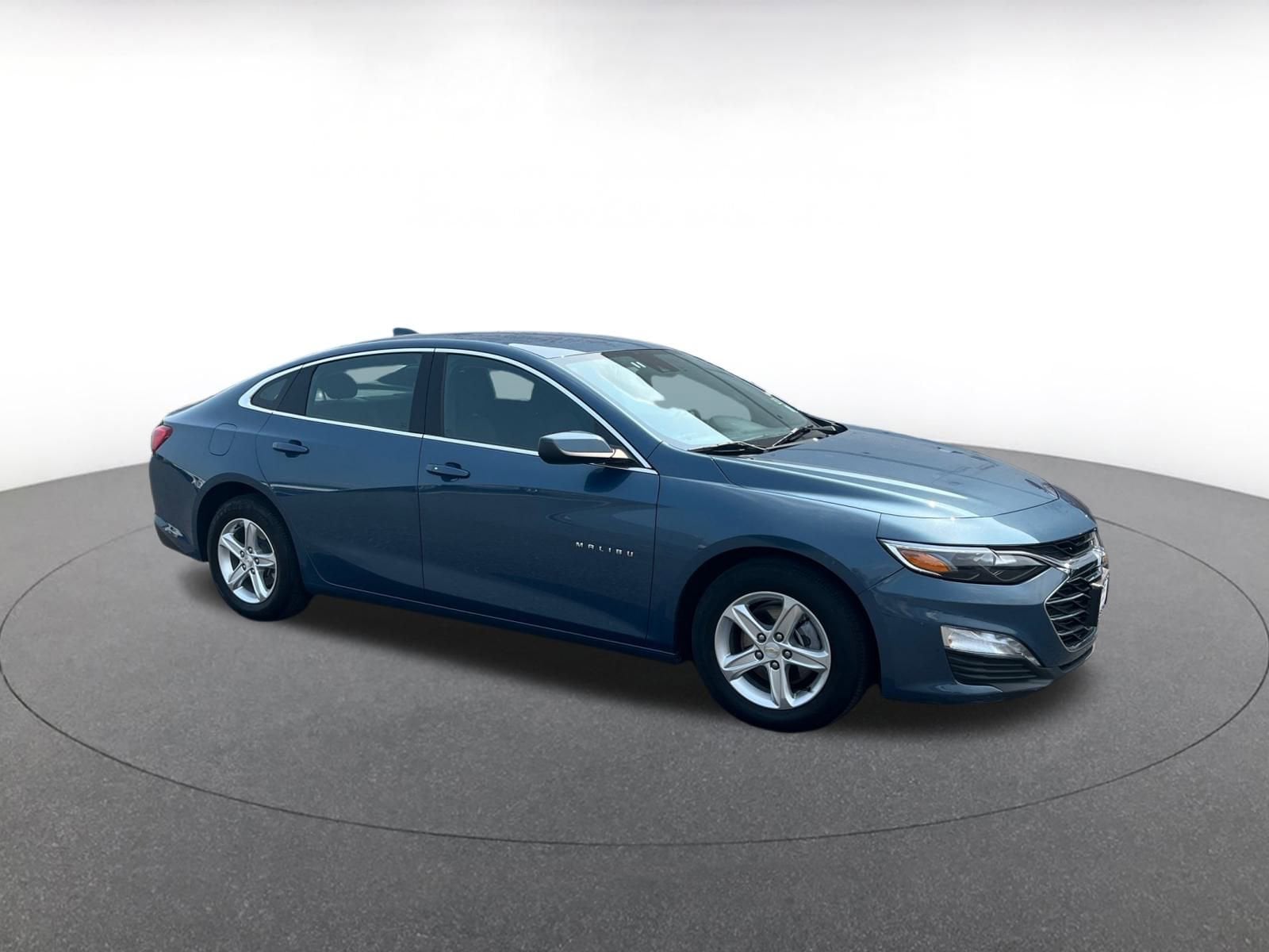 Thumbnail: 2024 Chevrolet Malibu - 1