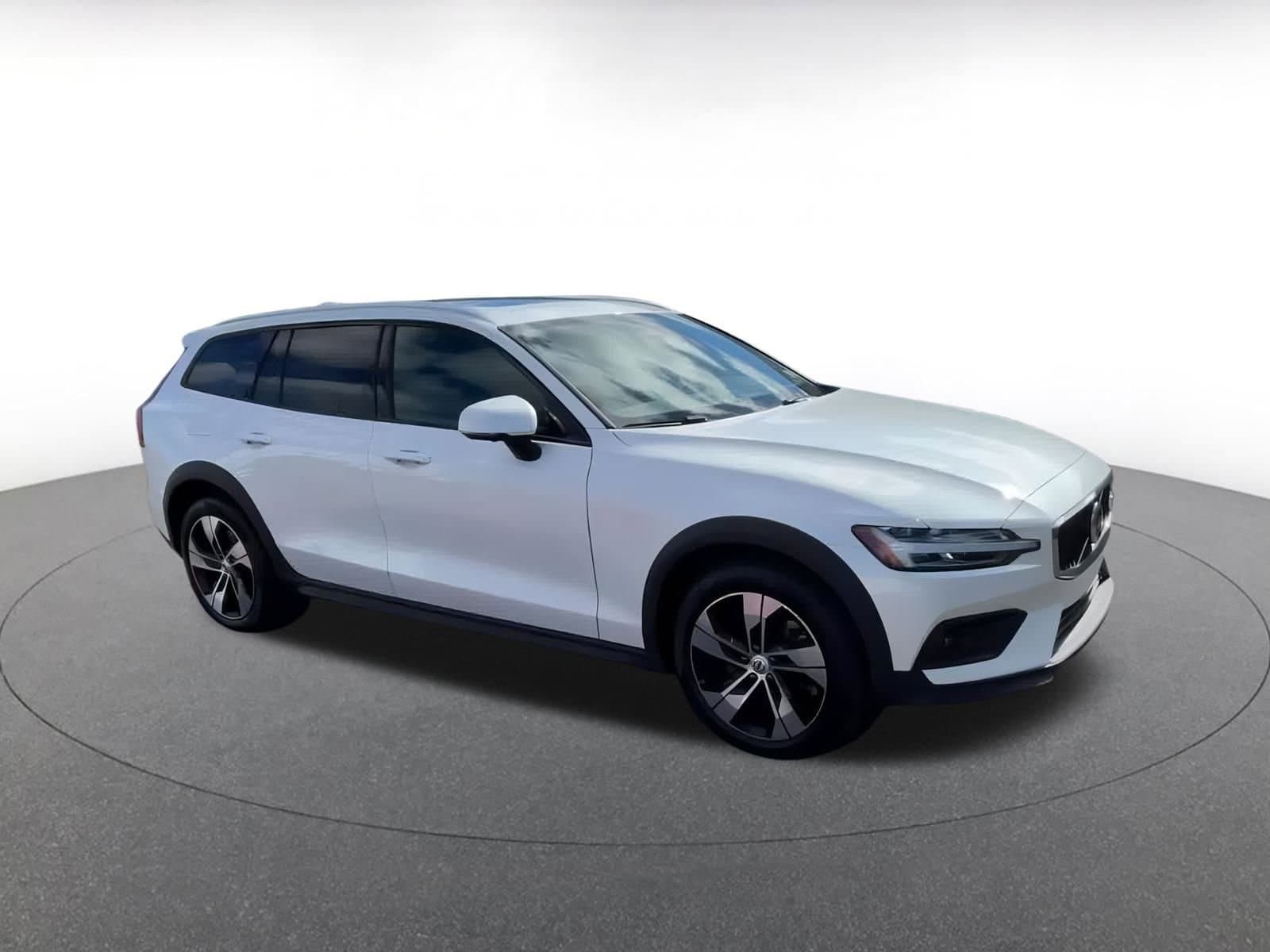 Thumbnail: 2025 Volvo S60 - 2