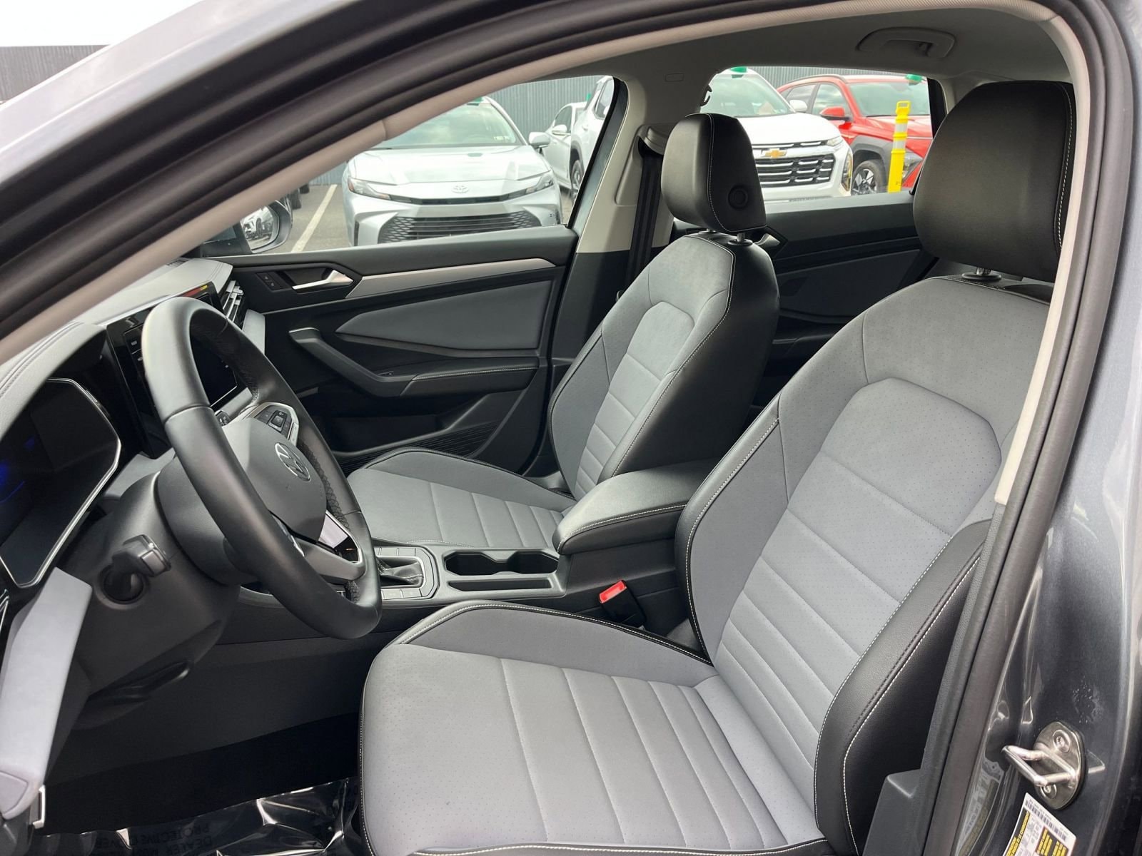 Thumbnail: 2025 Volkswagen Jetta - 34