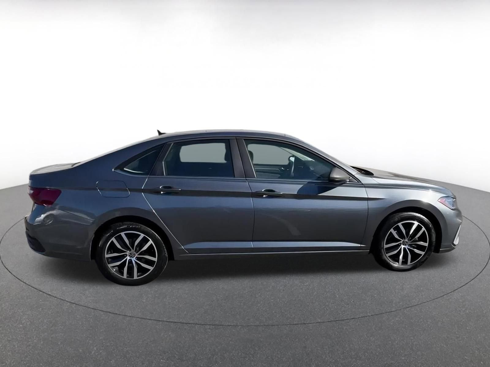 Thumbnail: 2025 Volkswagen Jetta - 15