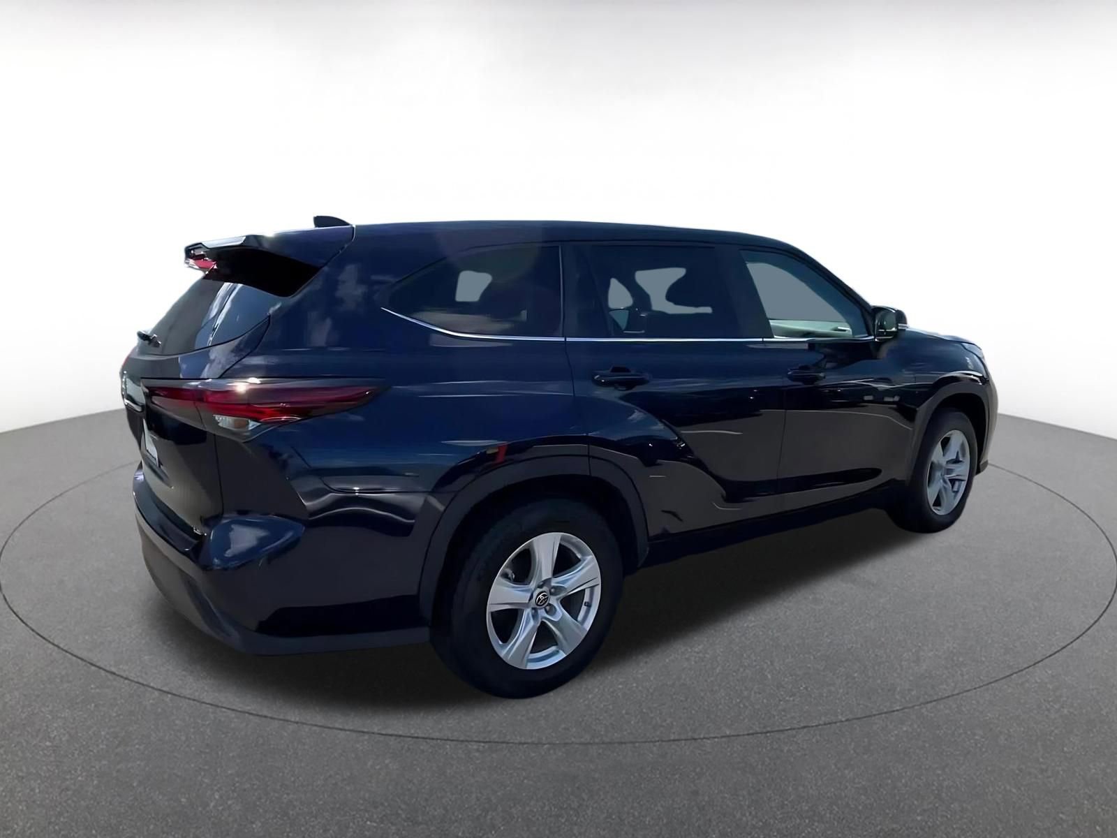 Thumbnail: 2025 Toyota Highlander - 13
