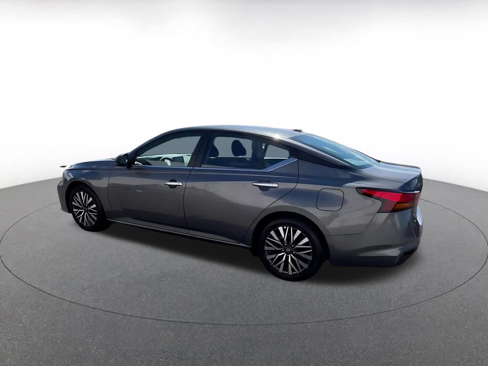 Thumbnail: 2025 Nissan Altima - 8