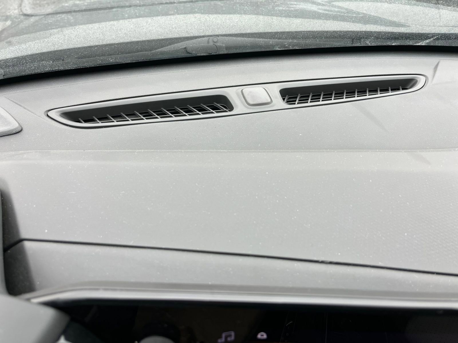 Thumbnail: 2025 Chevrolet Trax - 17