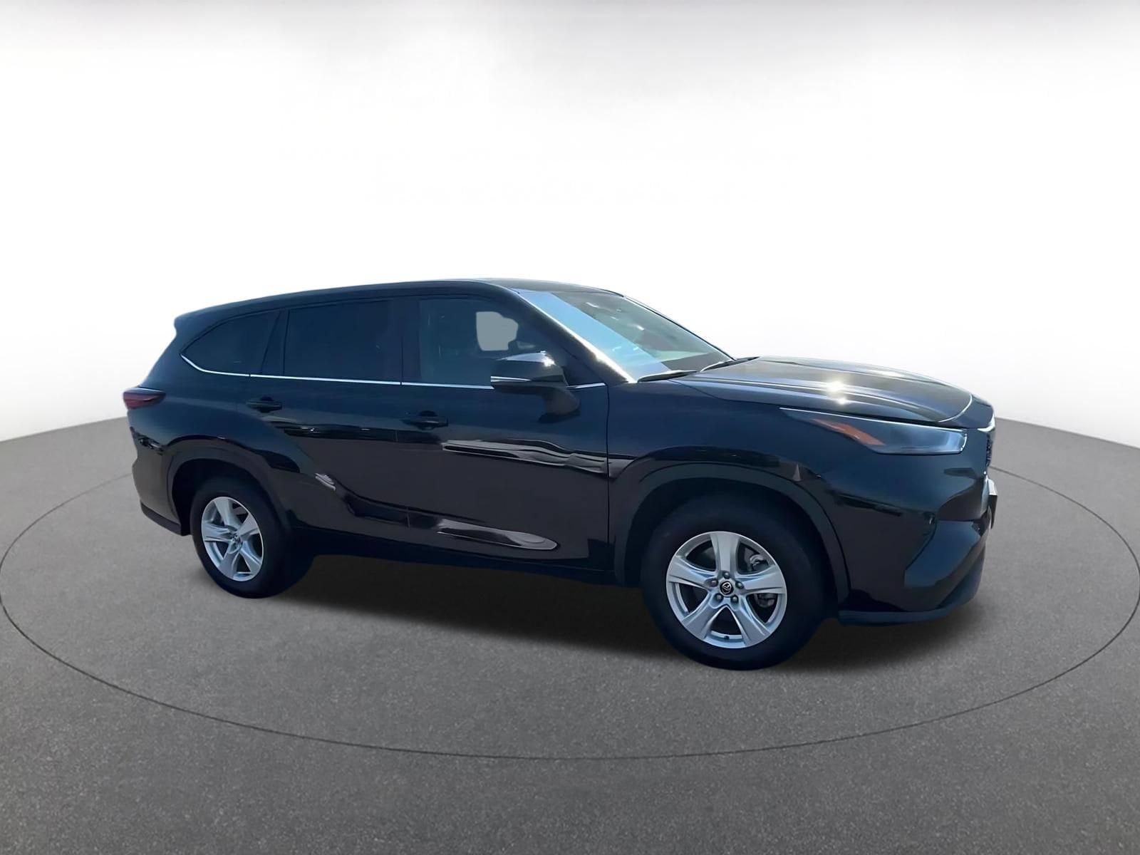 Thumbnail: 2025 Toyota Highlander - 2
