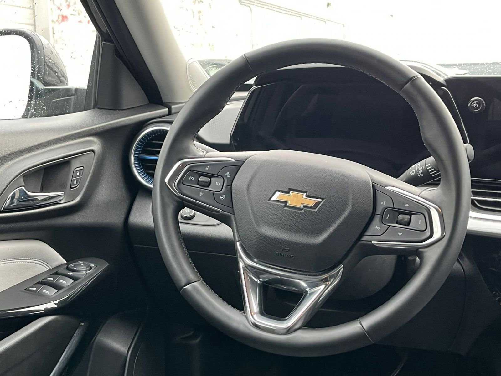 Thumbnail: 2025 Chevrolet Trax - 28