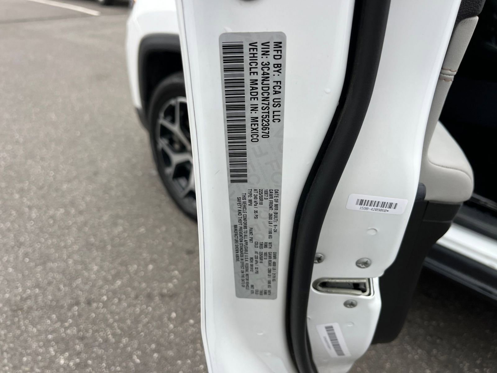 Thumbnail: 2025 Jeep Compass - 29