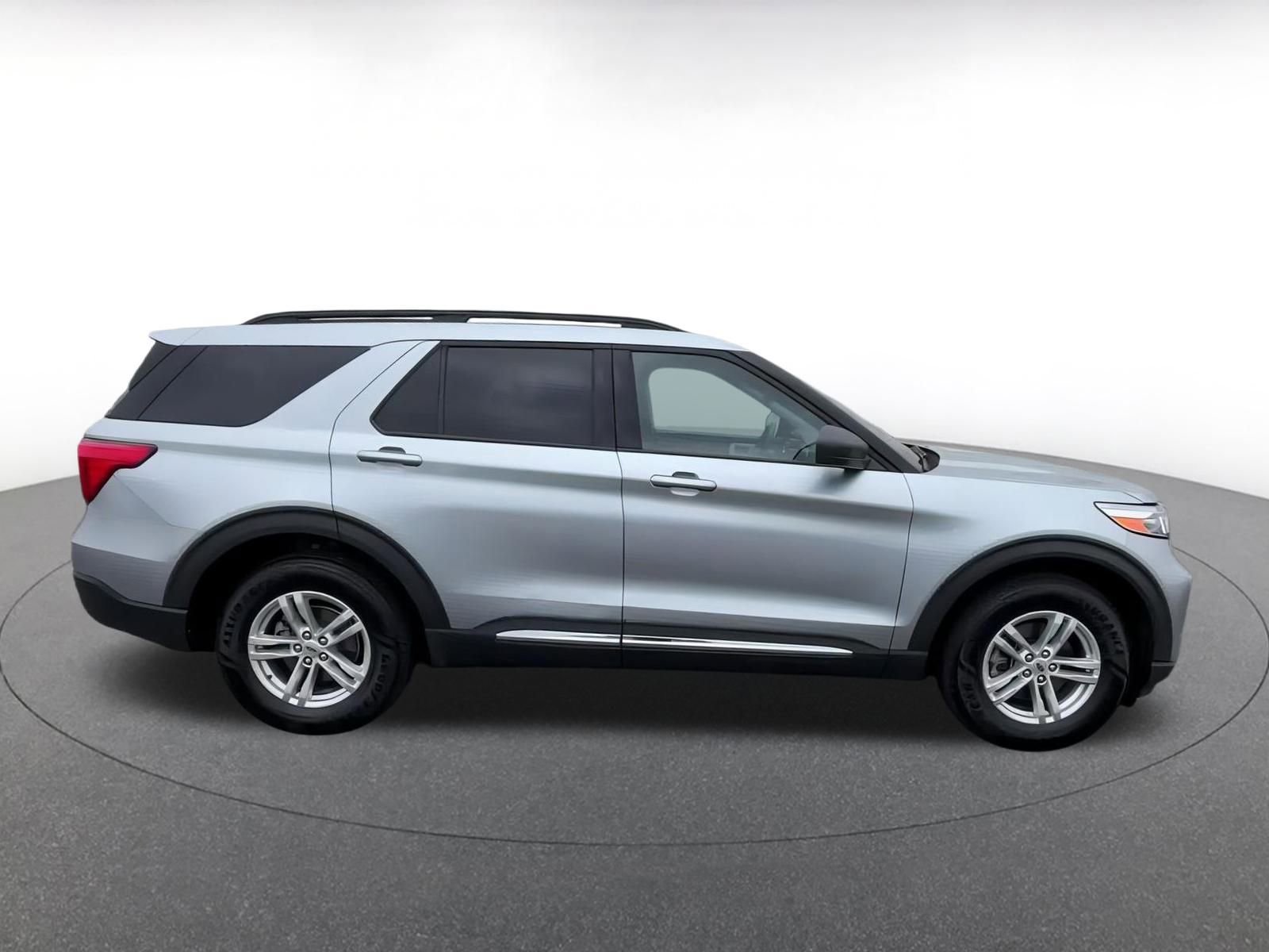 2023 Ford Explorer XLT 16