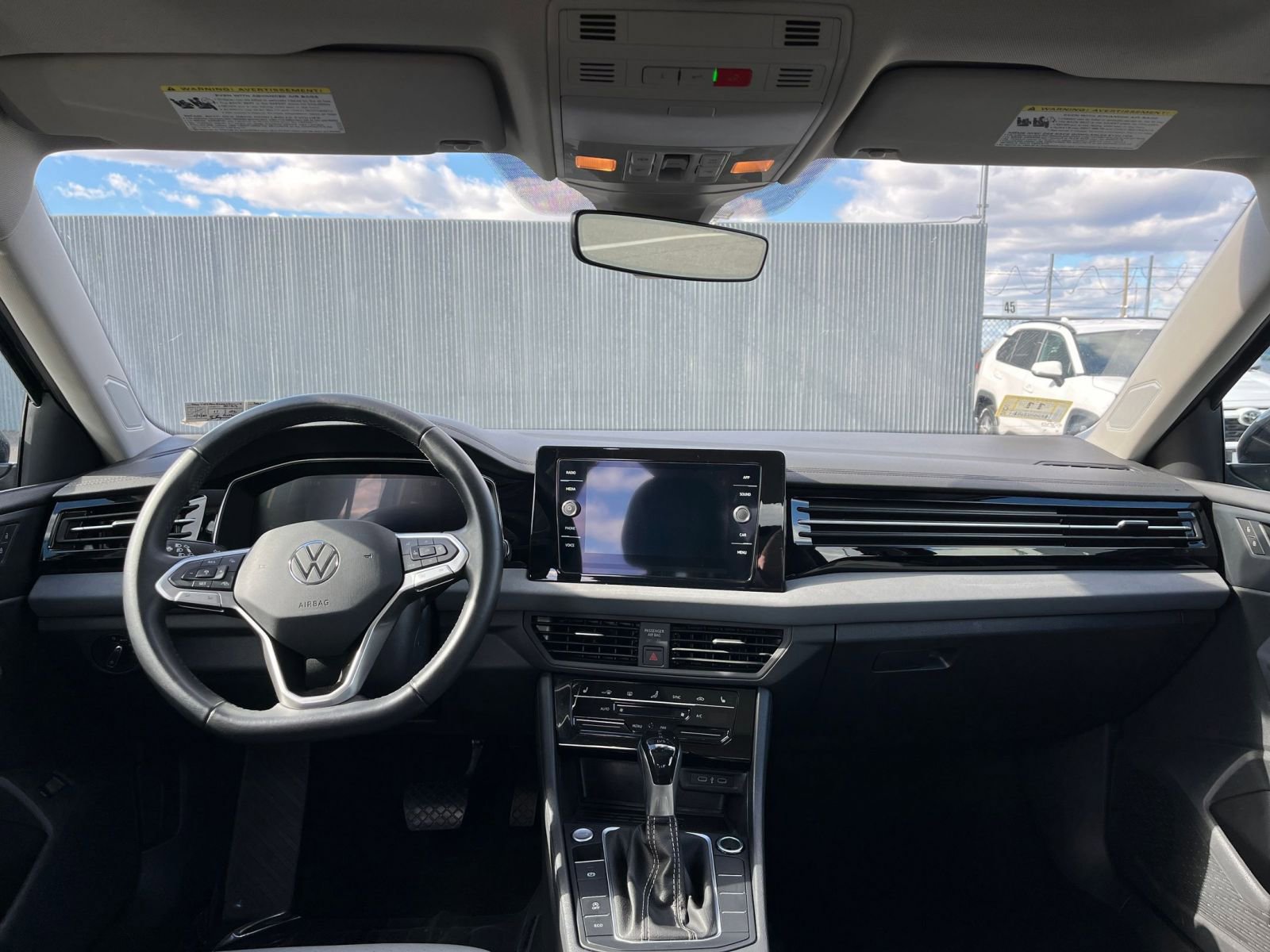 Thumbnail: 2025 Volkswagen Jetta - 32