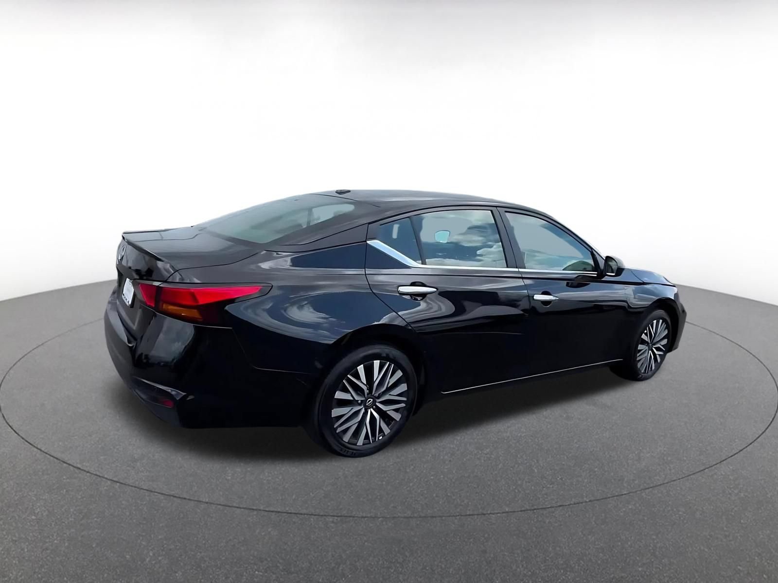Thumbnail: 2025 Nissan Altima - 13