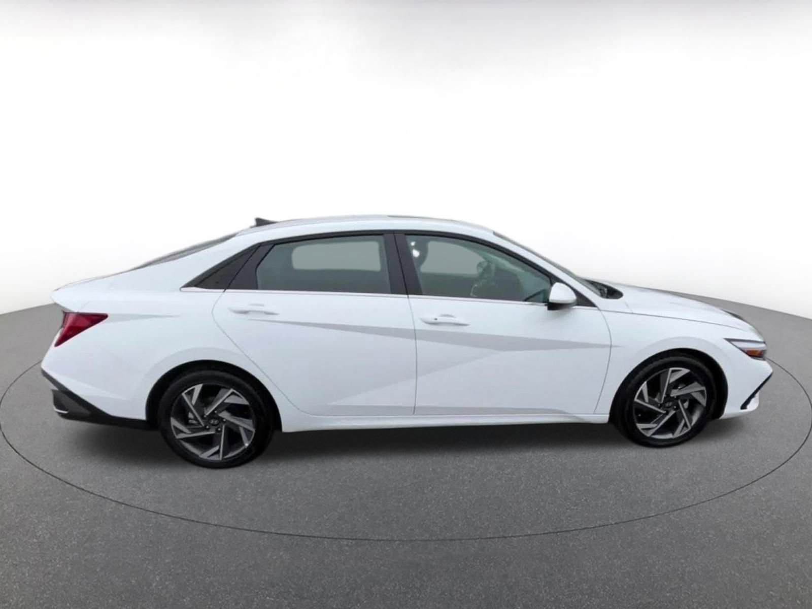 Thumbnail: 2025 Hyundai Elantra - 16