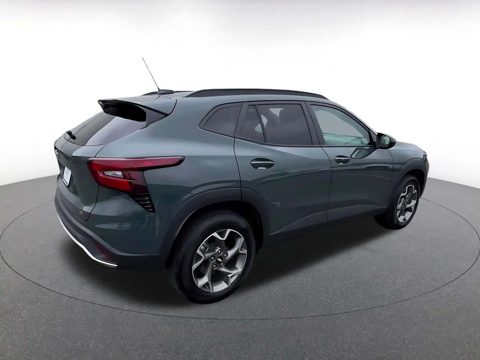 Thumbnail: 2025 Chevrolet Trax - 15