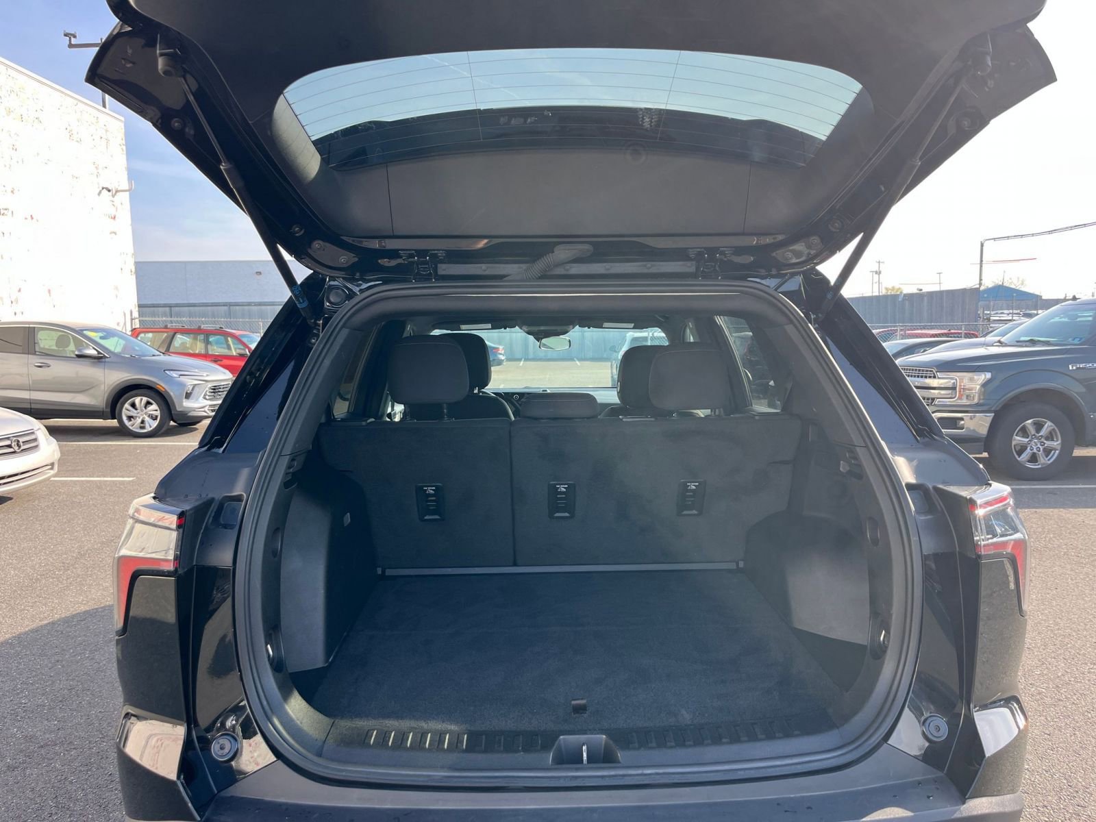 Thumbnail: 2025 Chevrolet Equinox - 31