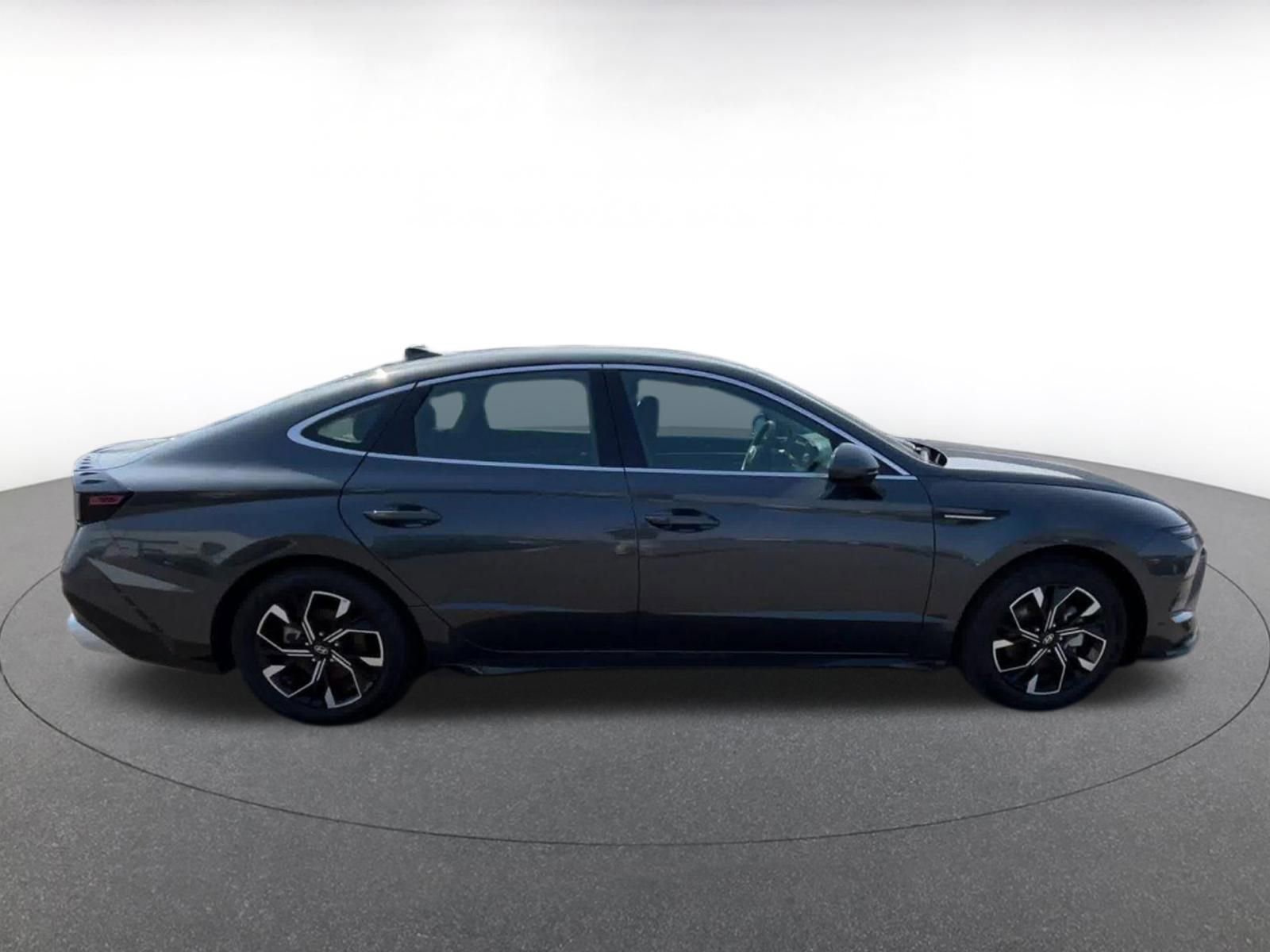 Thumbnail: 2025 Hyundai Sonata - 16