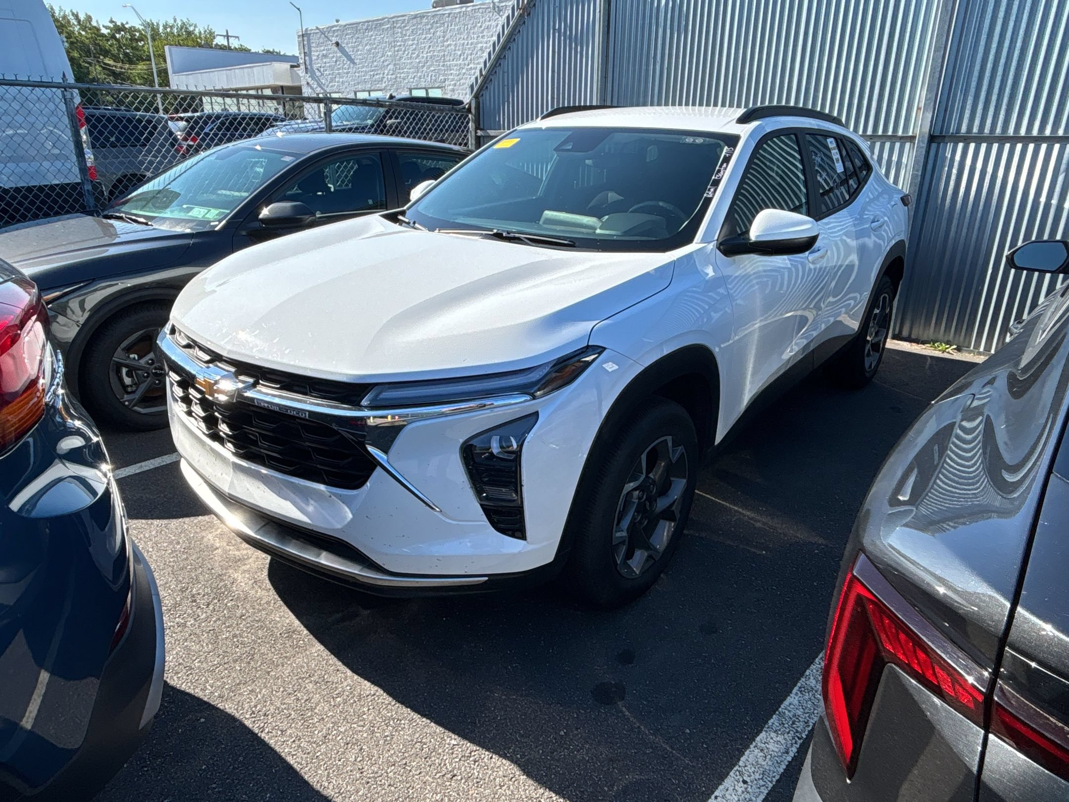 Thumbnail: 2025 Chevrolet Trax - 5