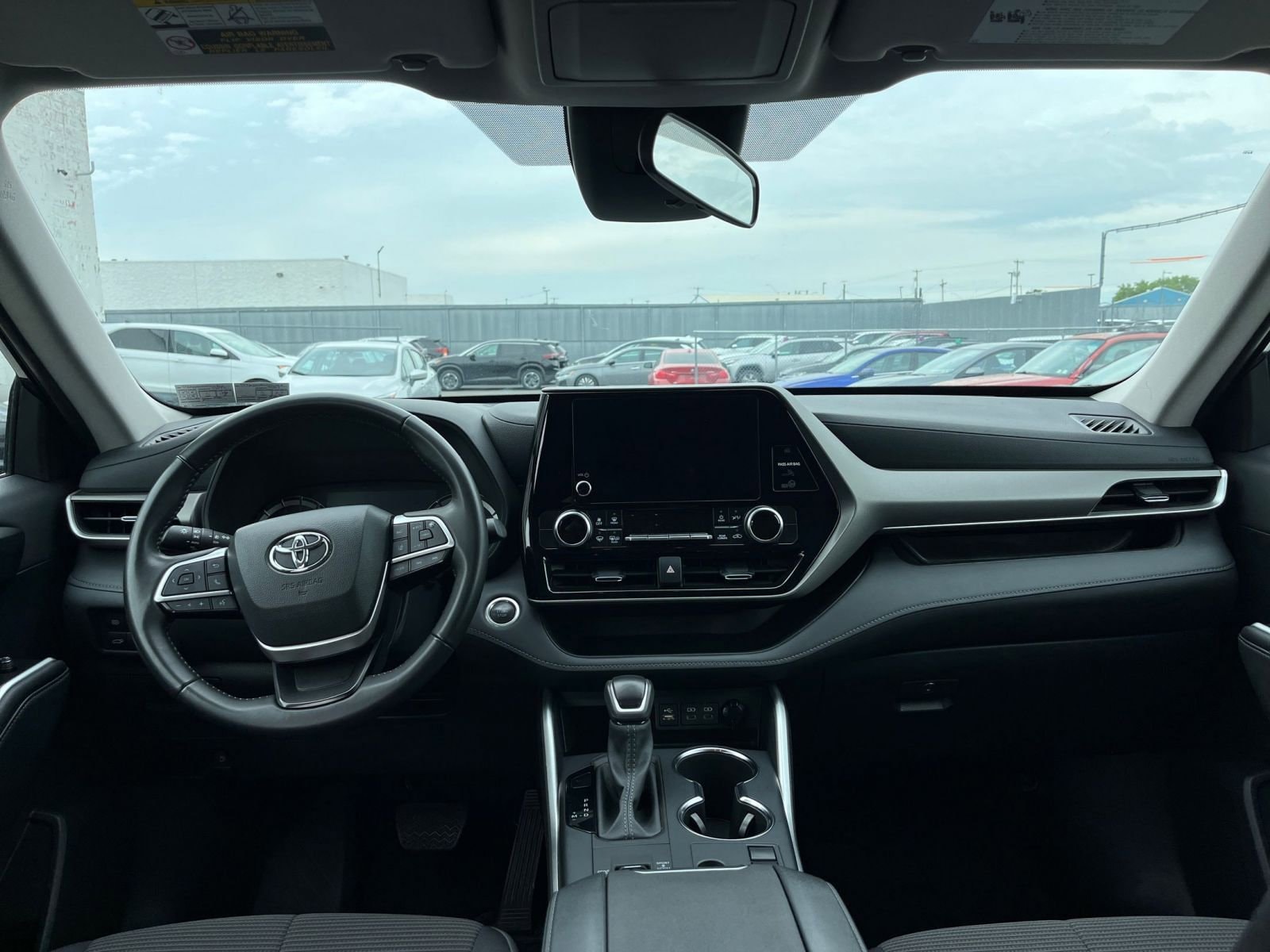 Thumbnail: 2025 Toyota Highlander - 35