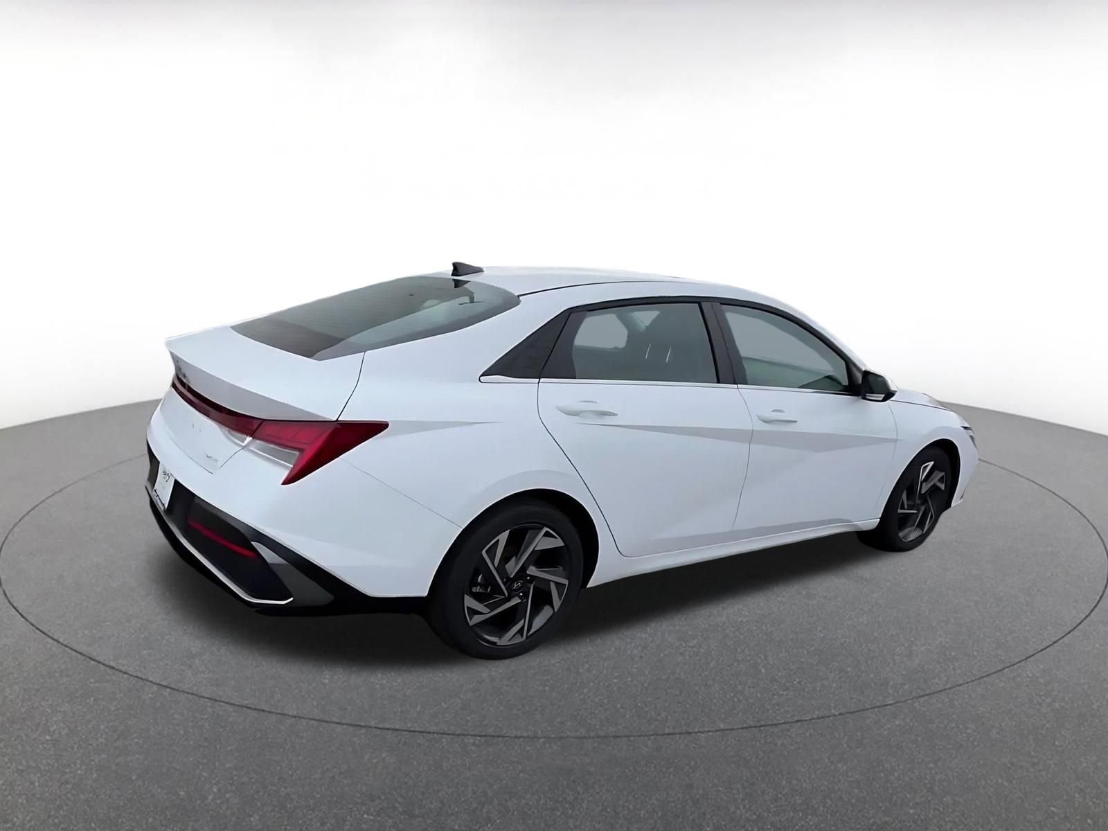 Thumbnail: 2025 Hyundai Elantra - 15