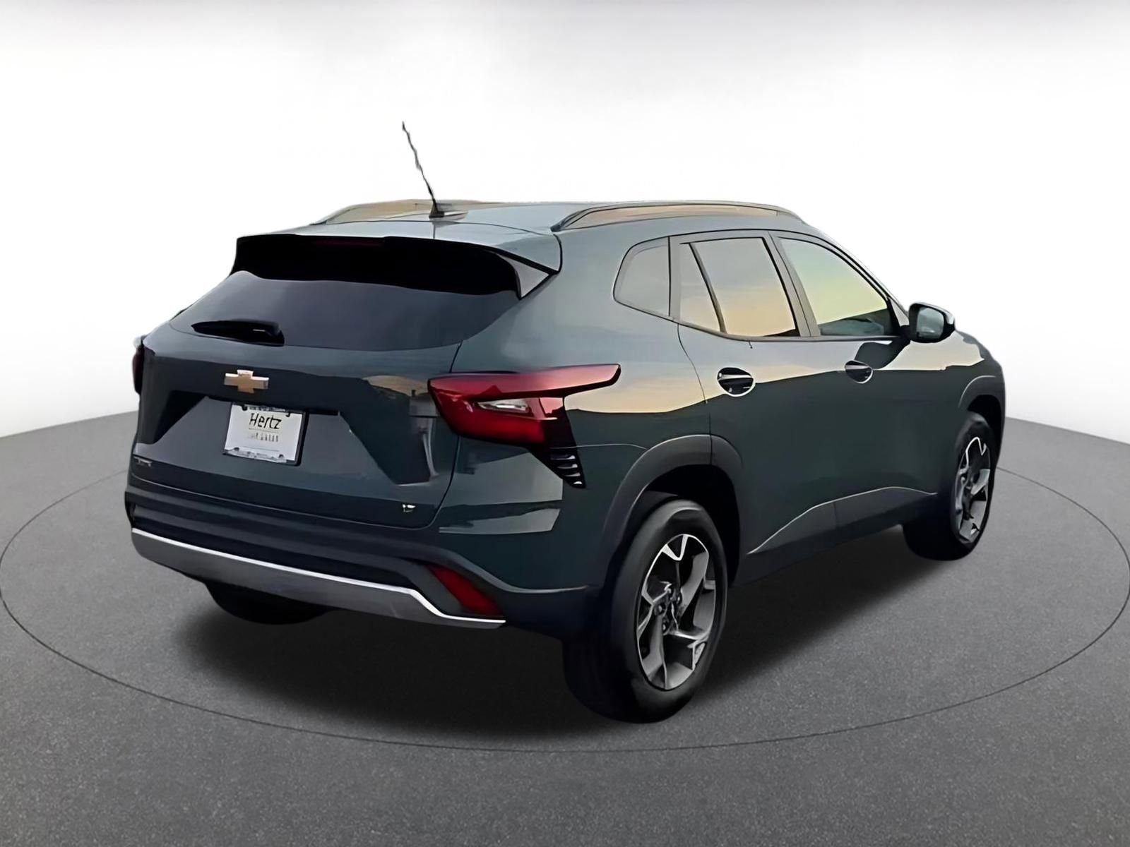 Thumbnail: 2025 Chevrolet Trax - 11