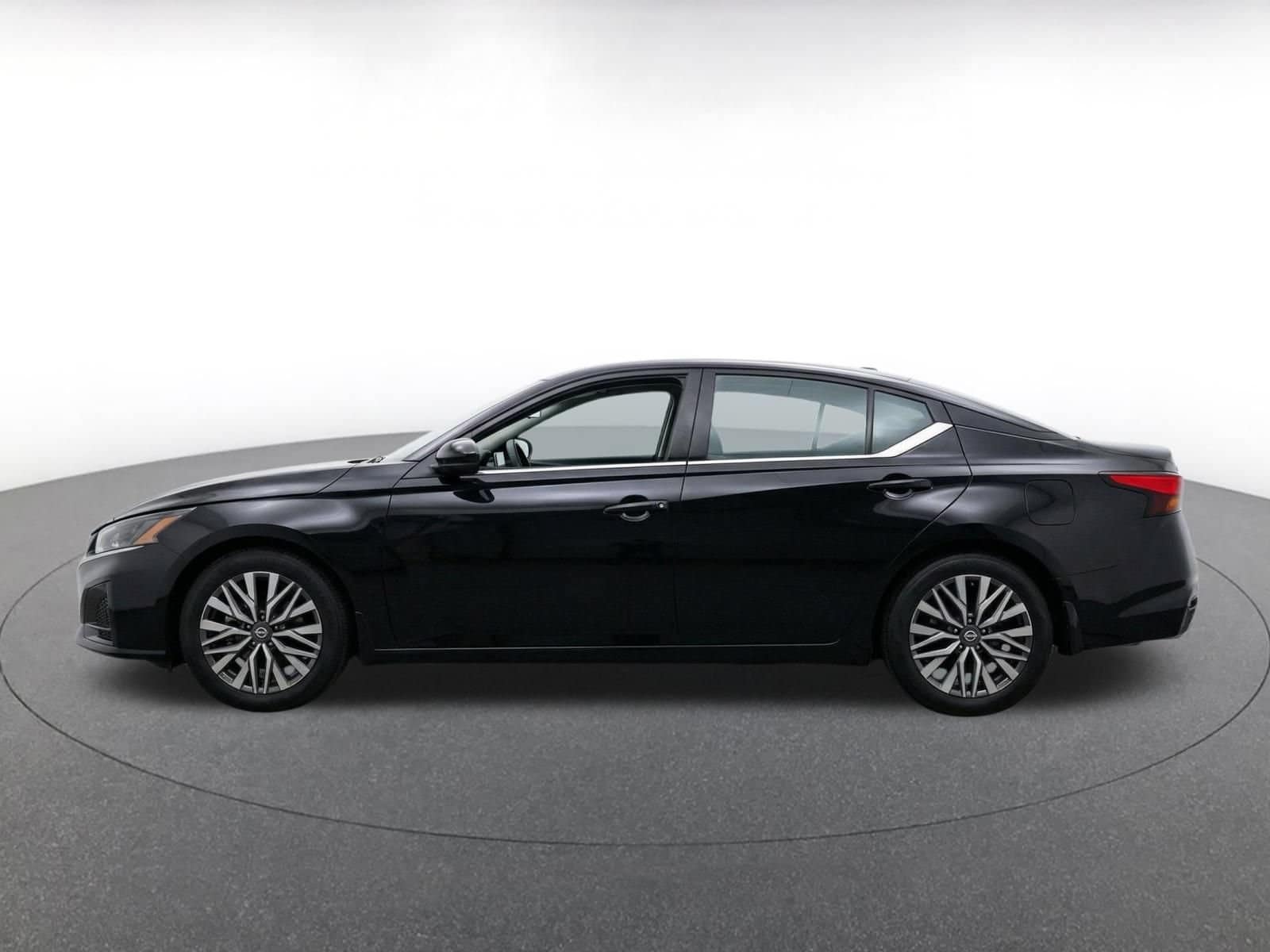 Thumbnail: 2025 Nissan Altima - 4