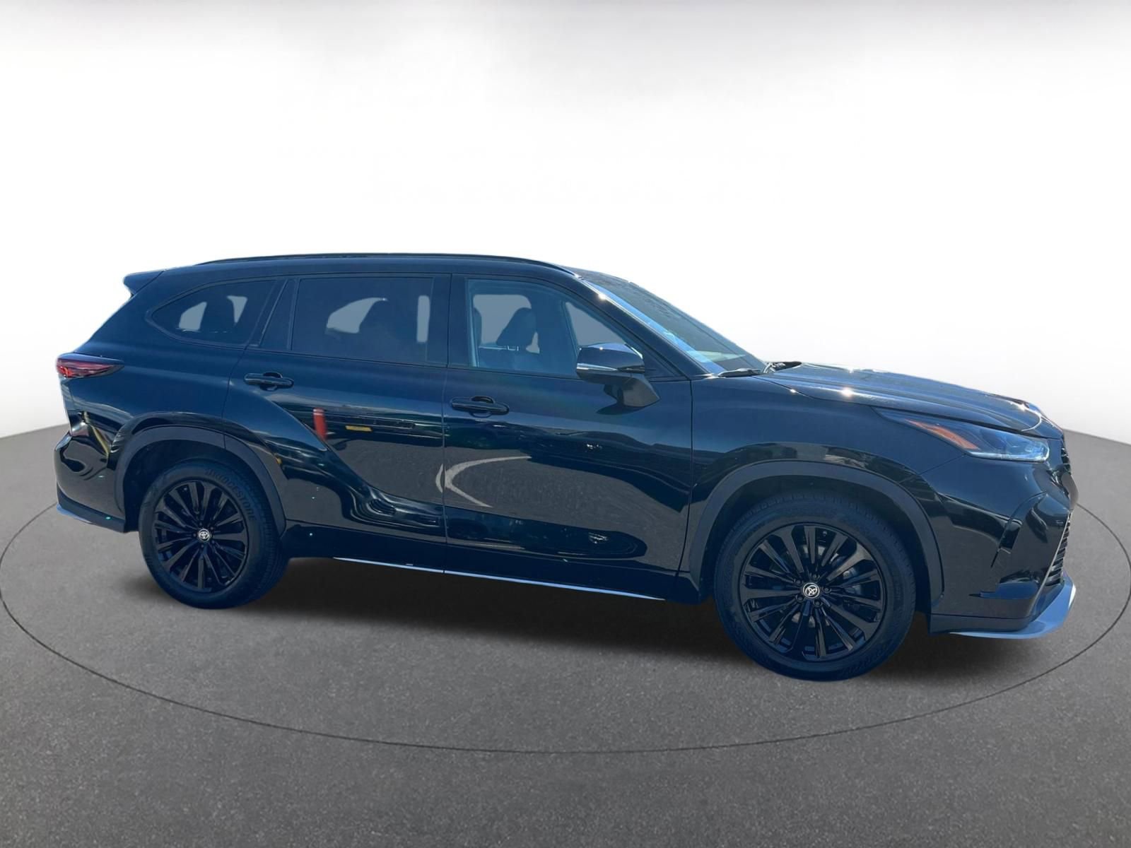 Thumbnail: 2025 Toyota Highlander - 15