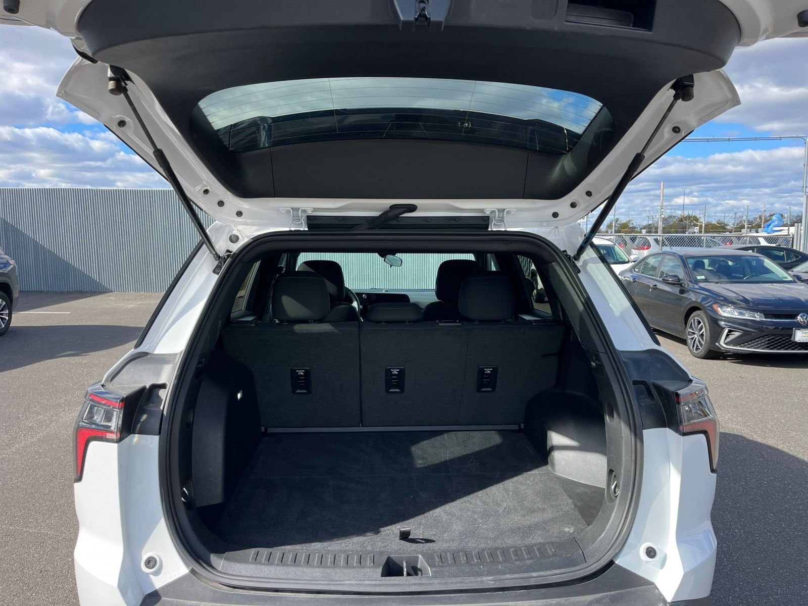 Thumbnail: 2025 Chevrolet Equinox - 30