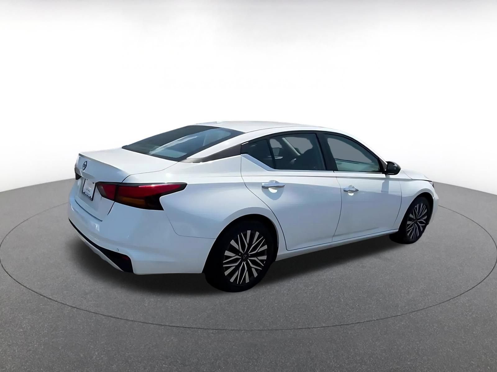 Thumbnail: 2025 Nissan Altima - 15