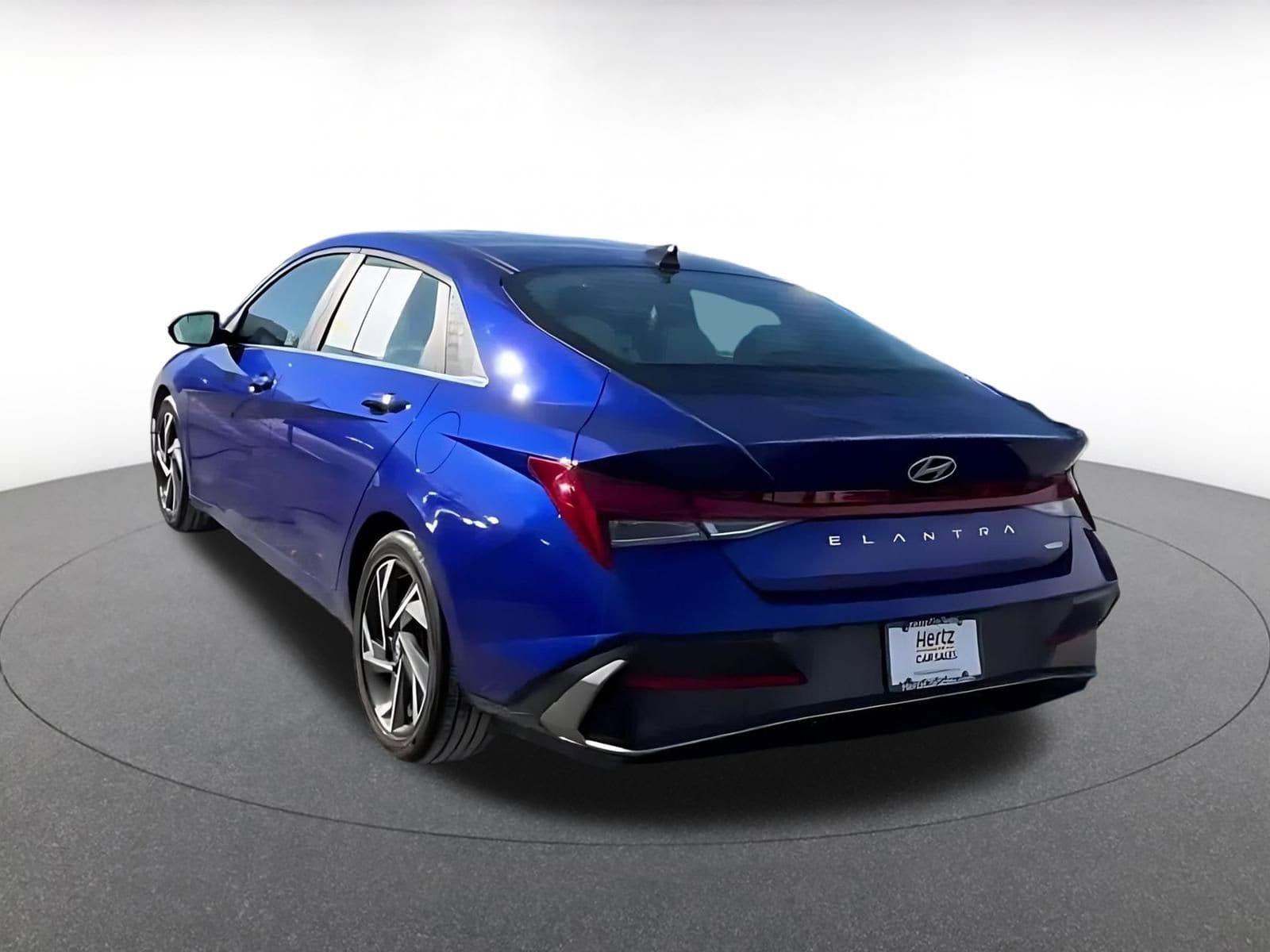 Thumbnail: 2025 Hyundai Elantra - 10