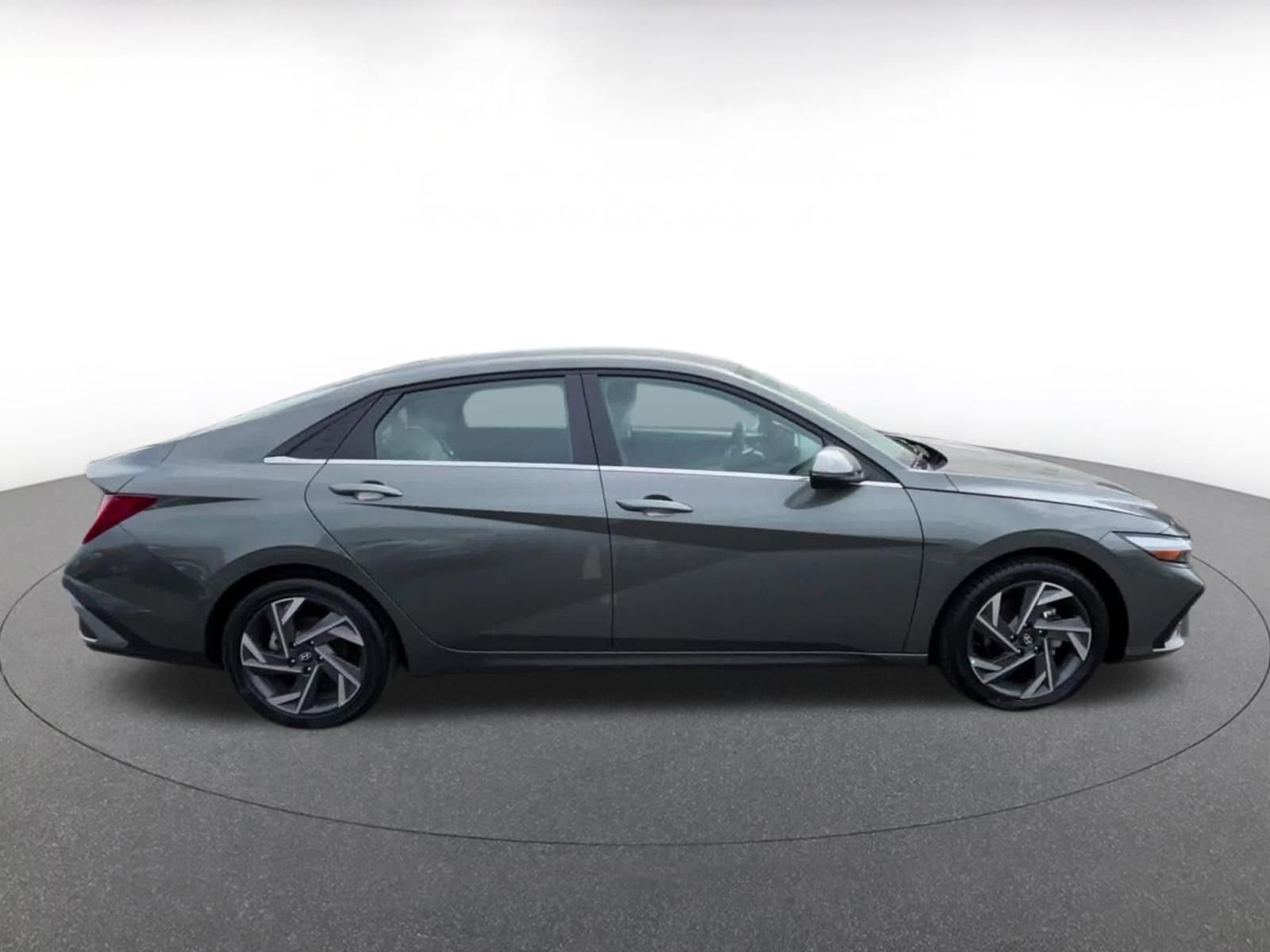 Thumbnail: 2025 Hyundai Elantra - 16