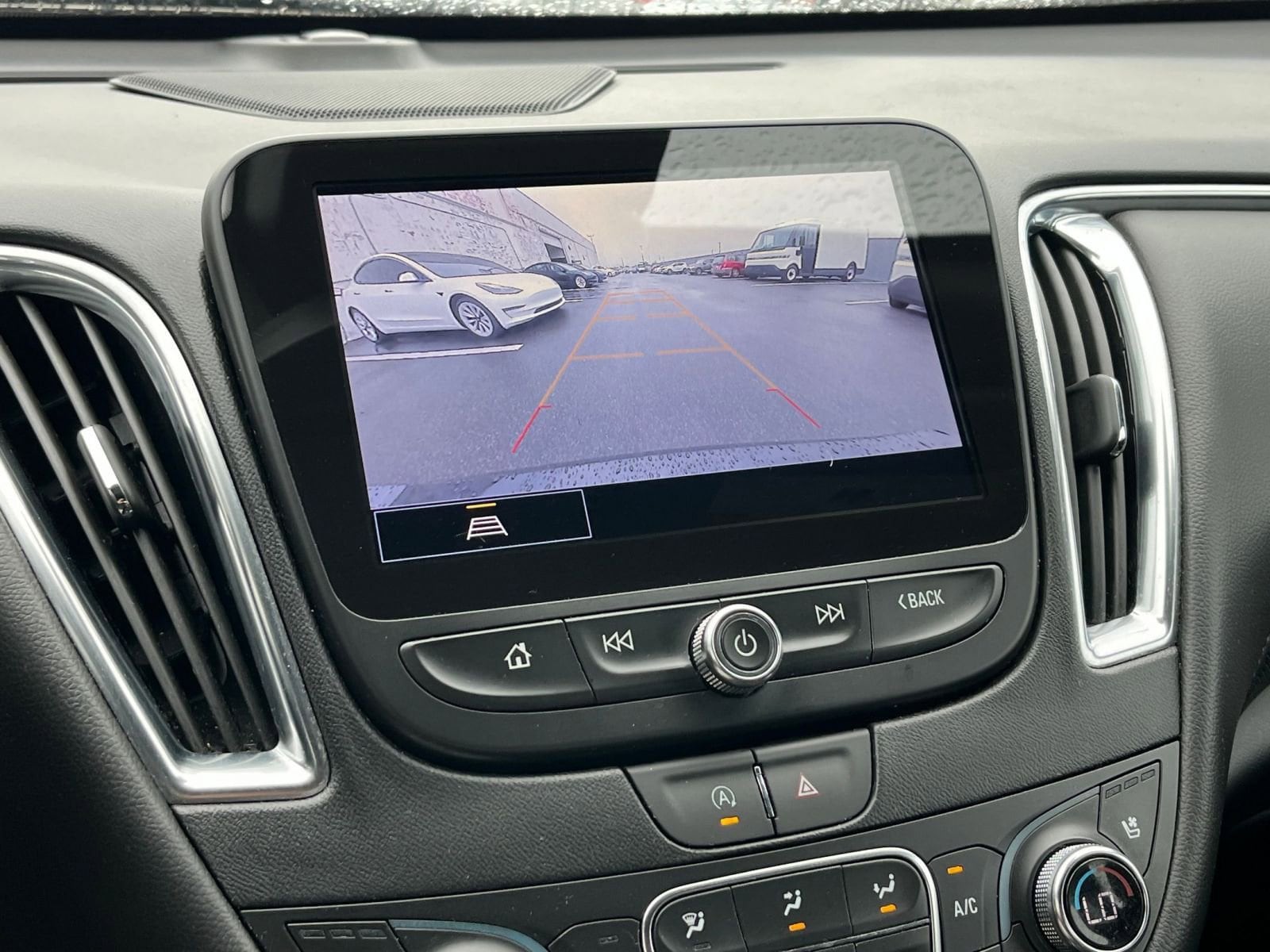 Thumbnail: 2024 Chevrolet Malibu - 17