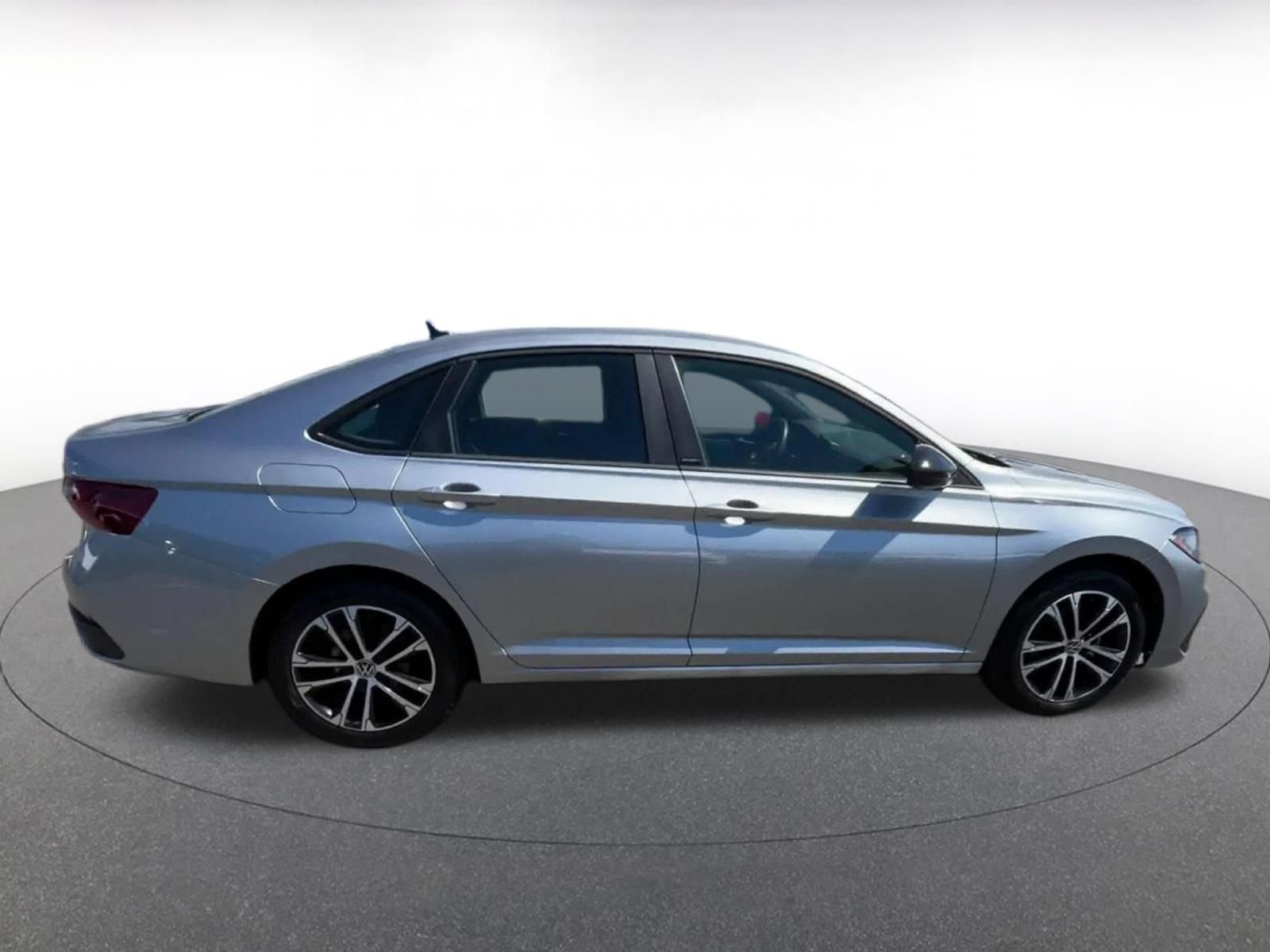 Thumbnail: 2025 Volkswagen Jetta - 16