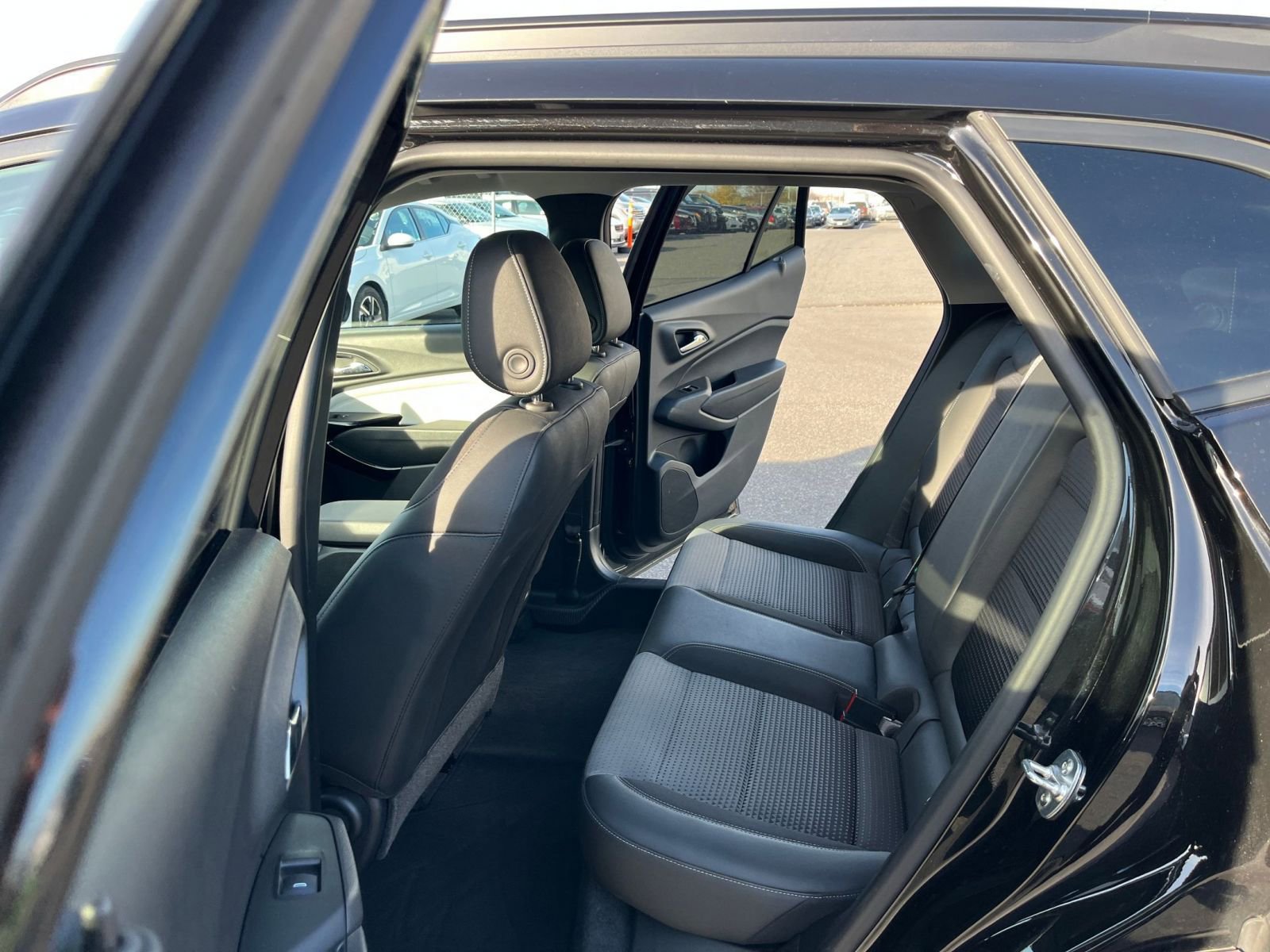 Thumbnail: 2025 Chevrolet Trax - 25