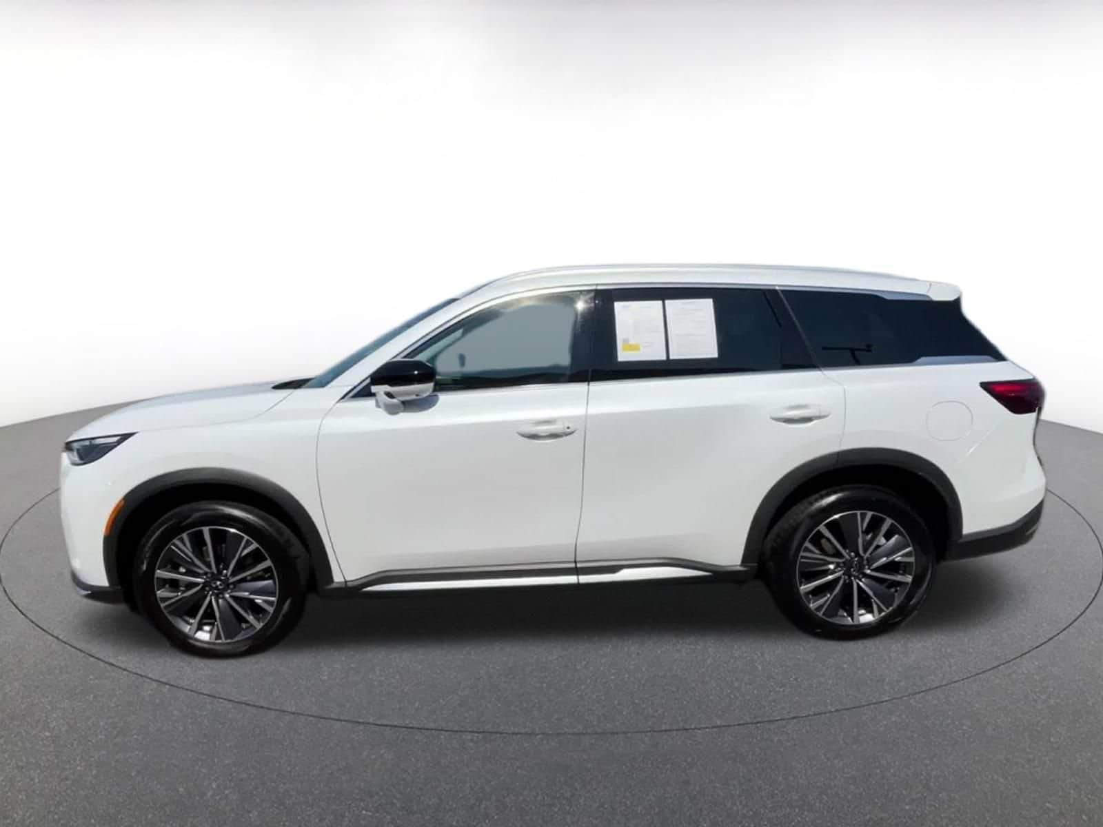 Thumbnail: 2026 INFINITI QX60 - 8