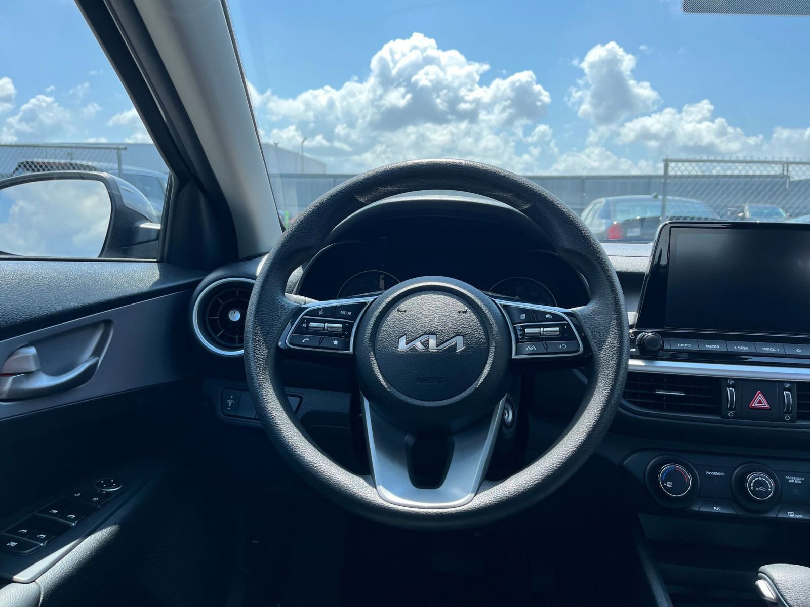 Thumbnail: 2024 Kia Forte - 28