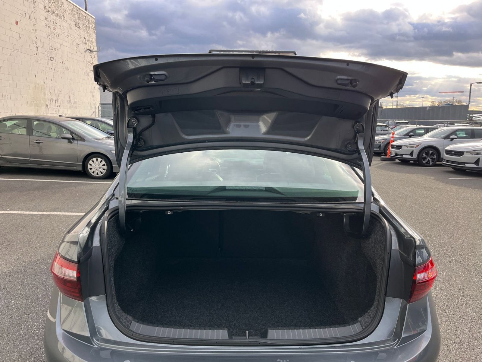 Thumbnail: 2025 Volkswagen Jetta - 29